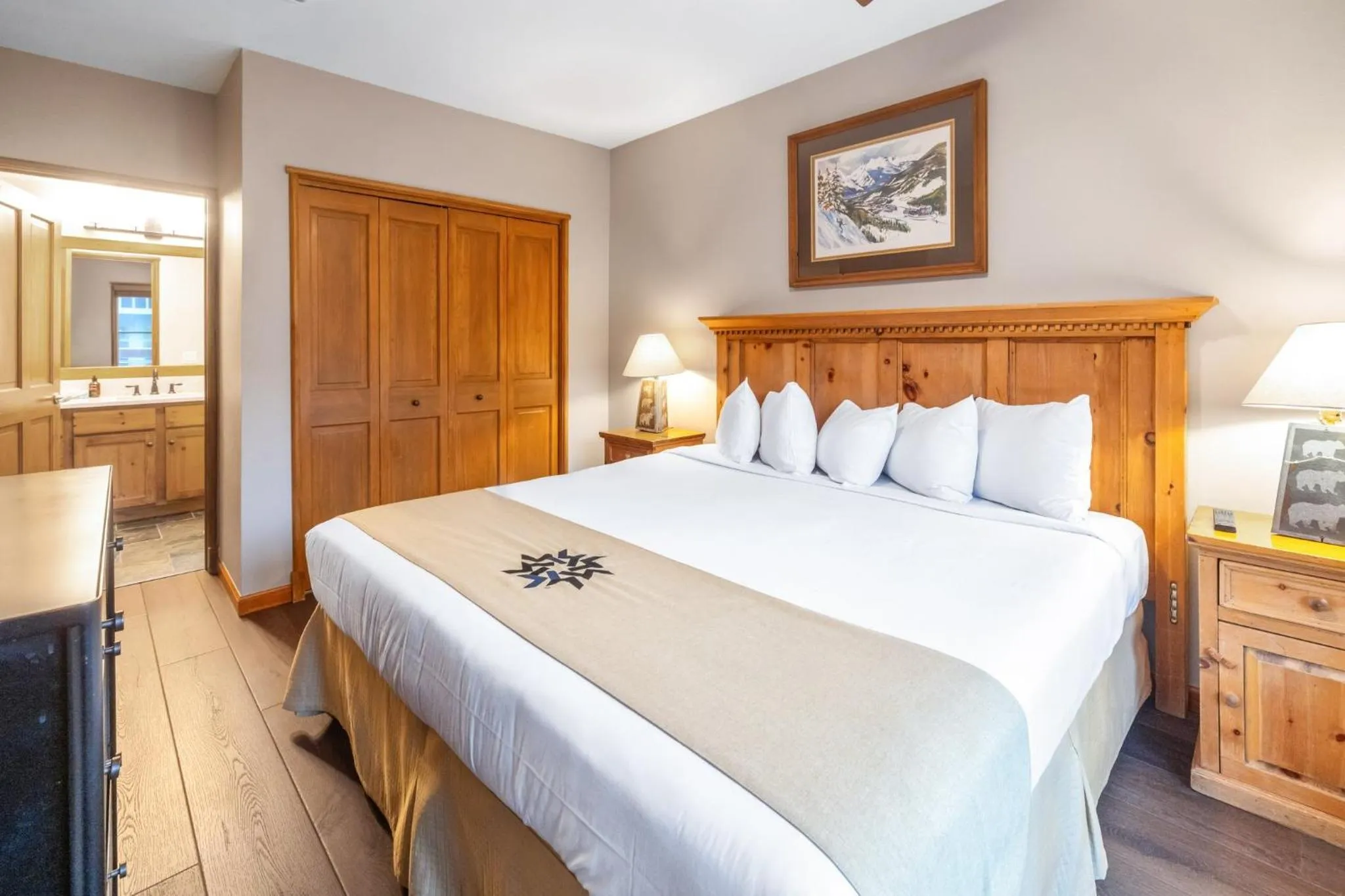 Bedroom, Bed in Jackpine & Black Bear Condominiums by Keystone Resort