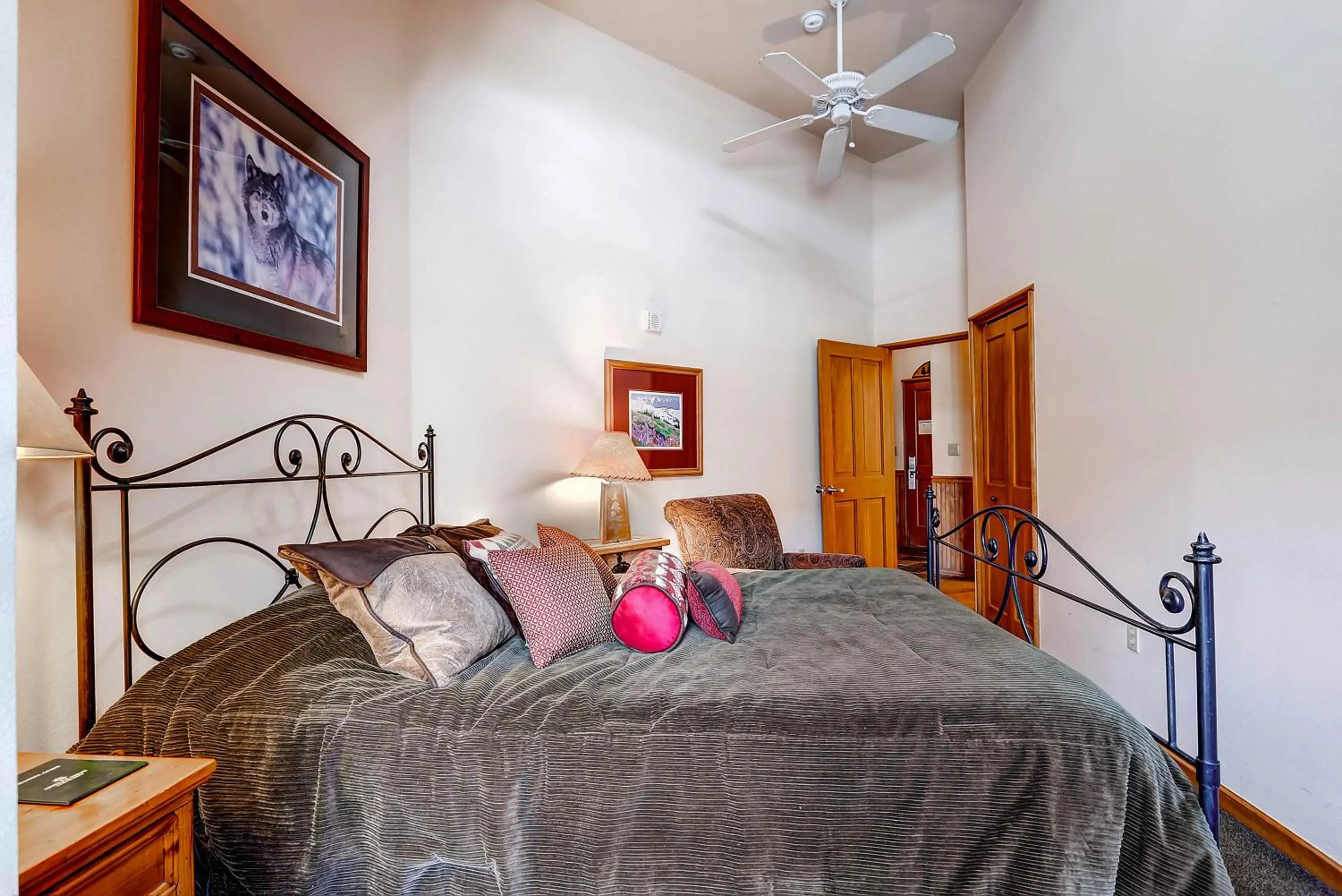 Bedroom, Bed in Jackpine & Black Bear Condominiums by Keystone Resort