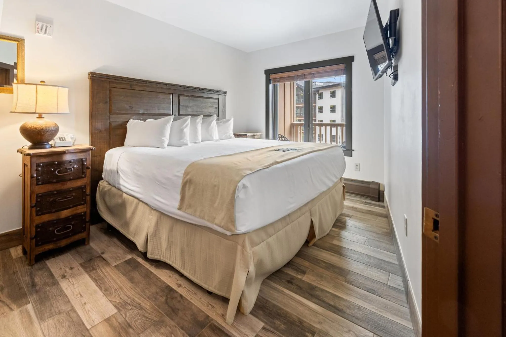 Bedroom, Bed in Red Hawk by Keystone Resort