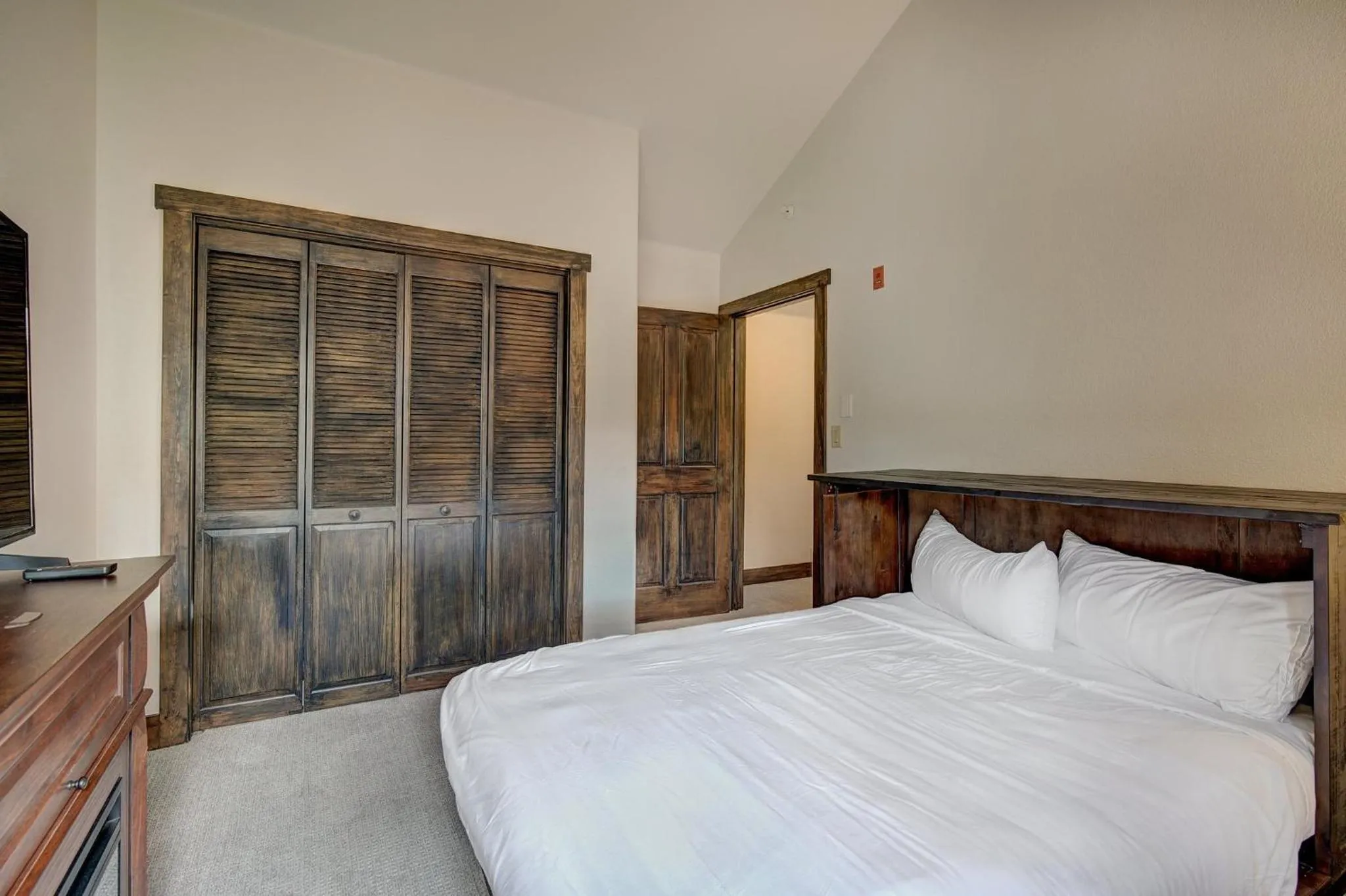 Bedroom, Bed in Red Hawk by Keystone Resort