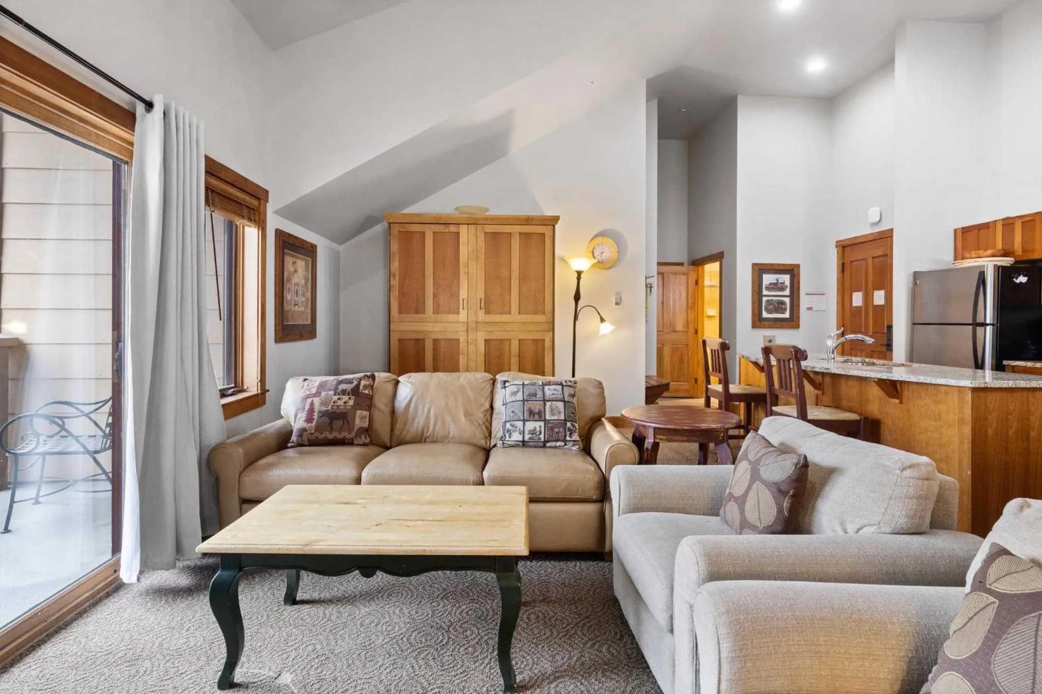 Living room in Red Hawk by Keystone Resort