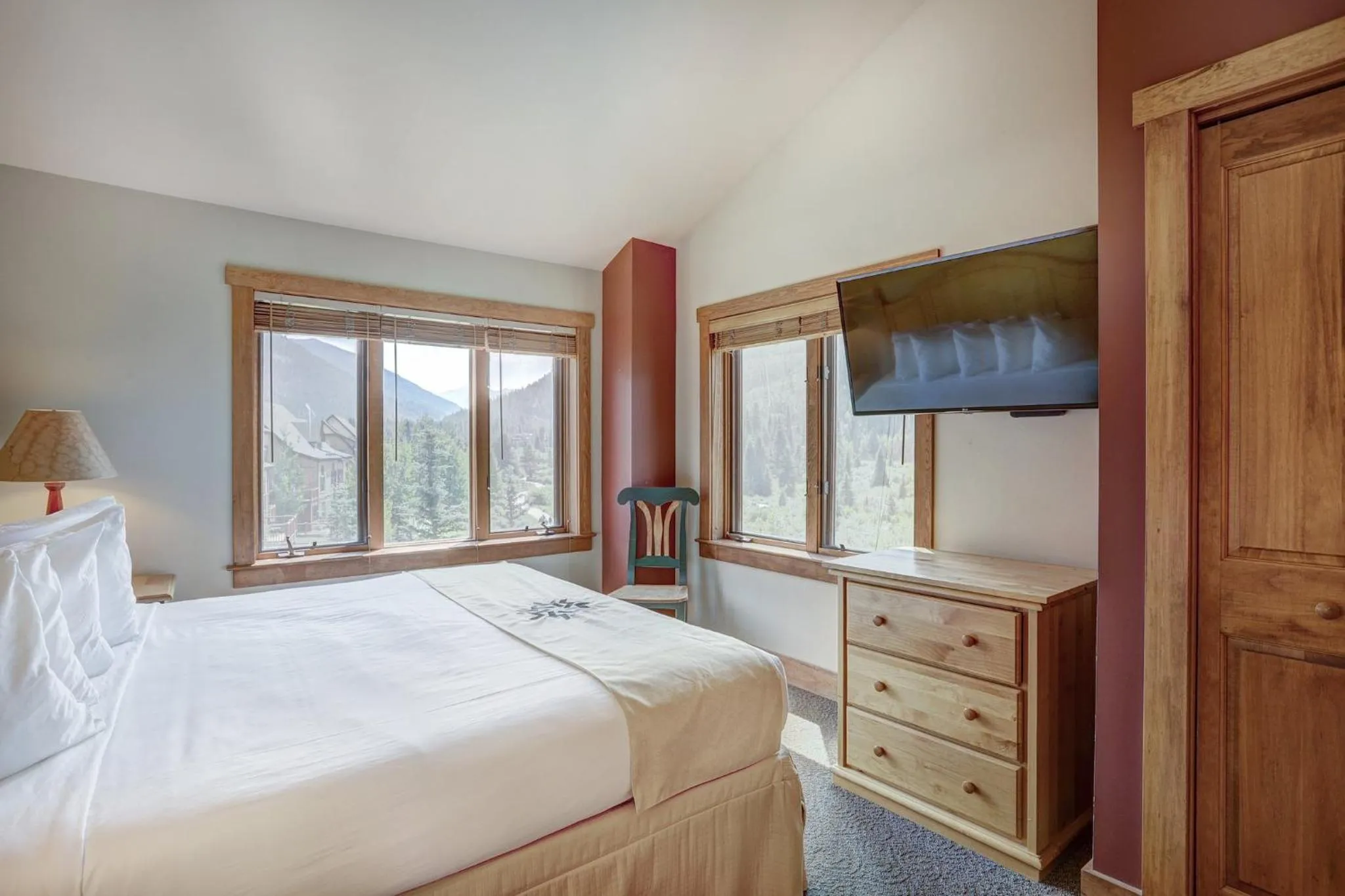 Bedroom, Bed in Red Hawk by Keystone Resort