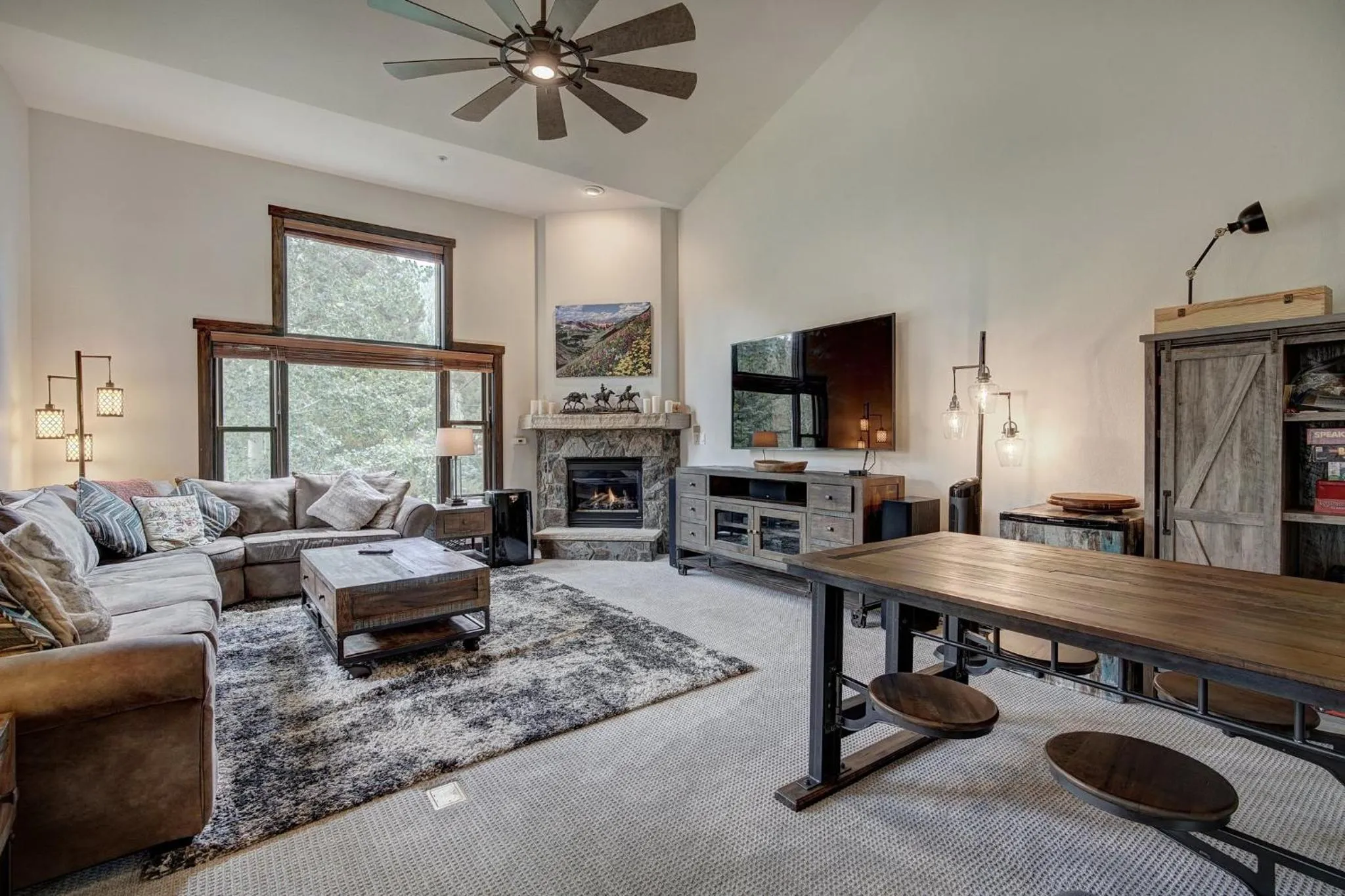 Living room in Red Hawk by Keystone Resort