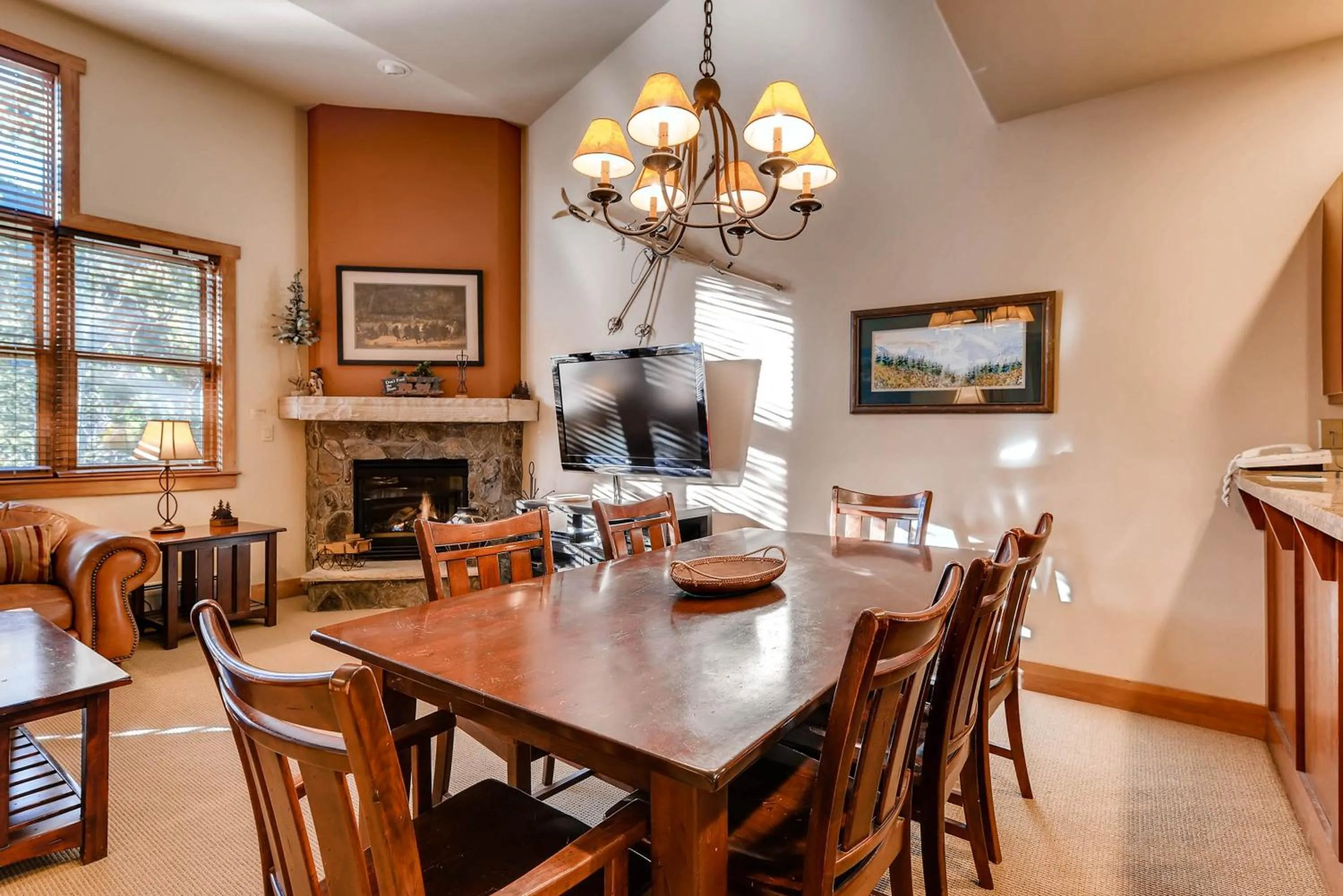 Living room in Red Hawk by Keystone Resort