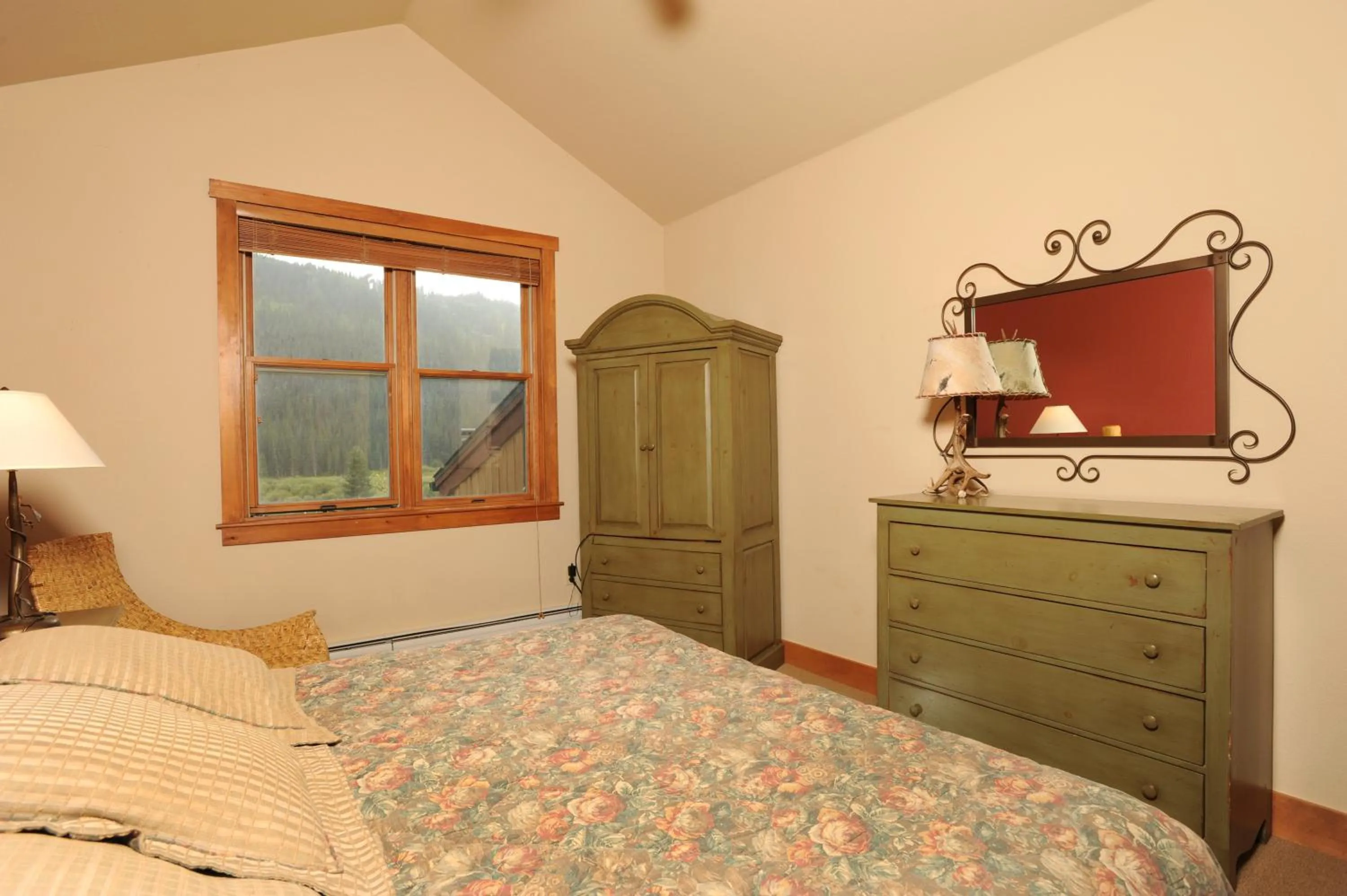 Bed in Red Hawk by Keystone Resort