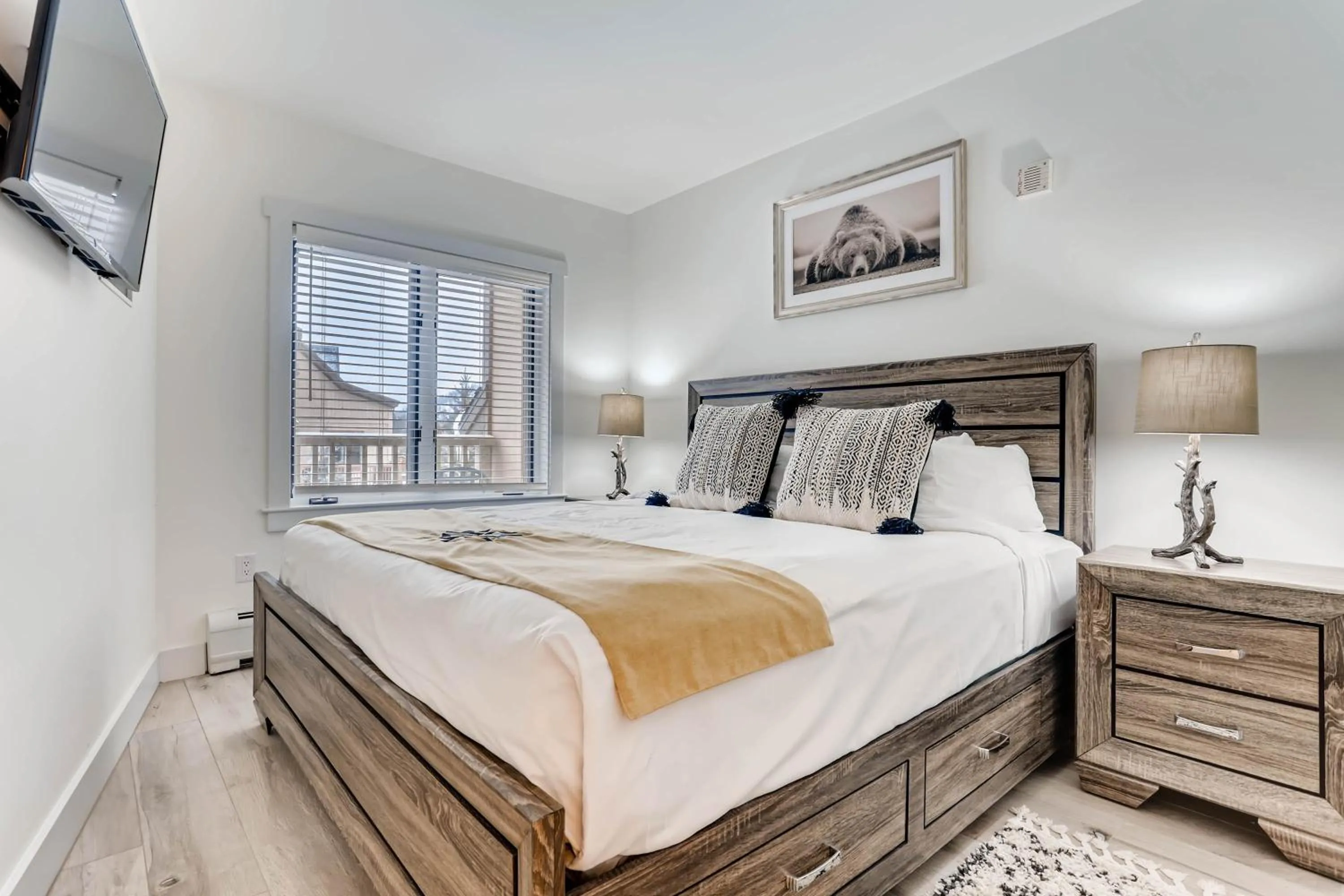 Photo of the whole room, Bed in Red Hawk by Keystone Resort