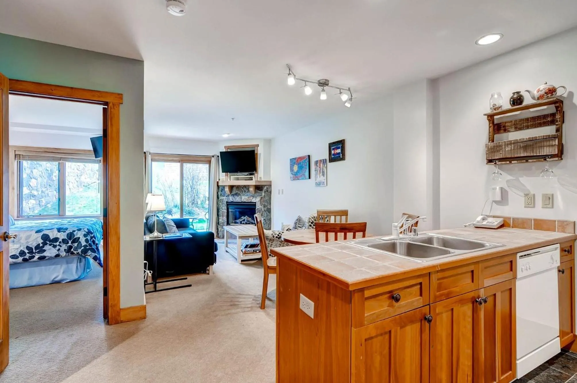Living room in Red Hawk by Keystone Resort