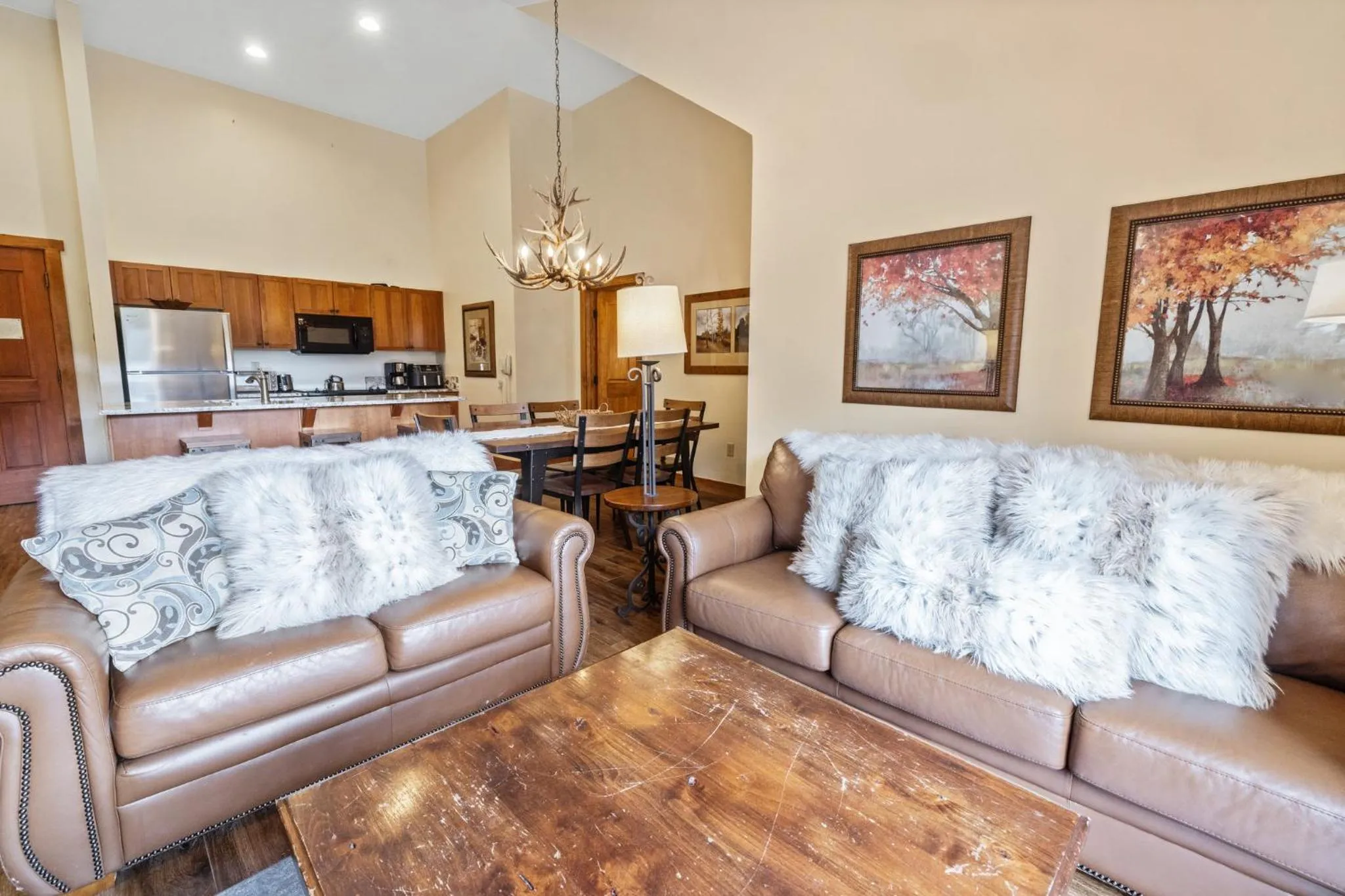 Living room in Red Hawk by Keystone Resort