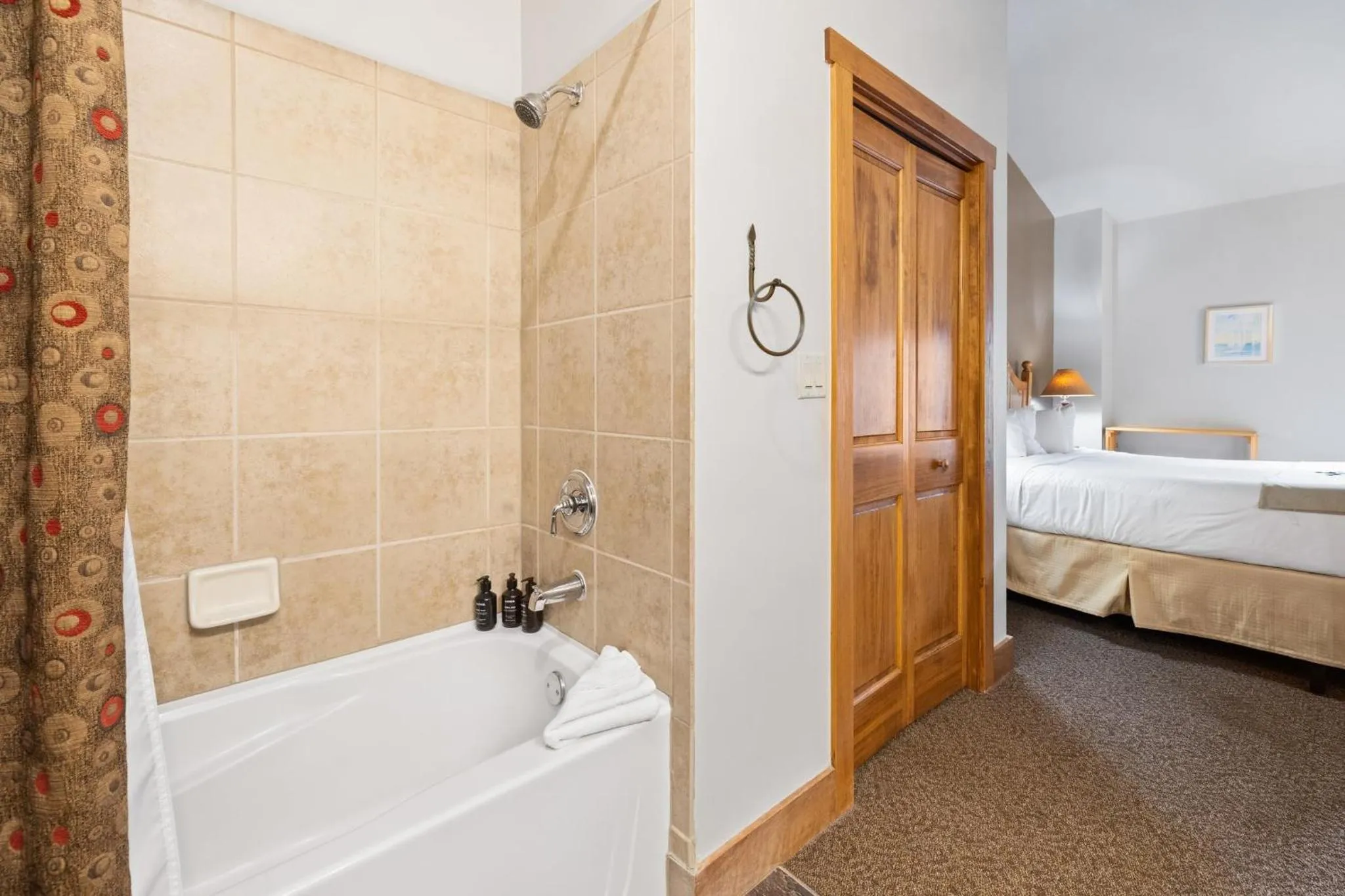 Bathroom, Bed in Red Hawk by Keystone Resort