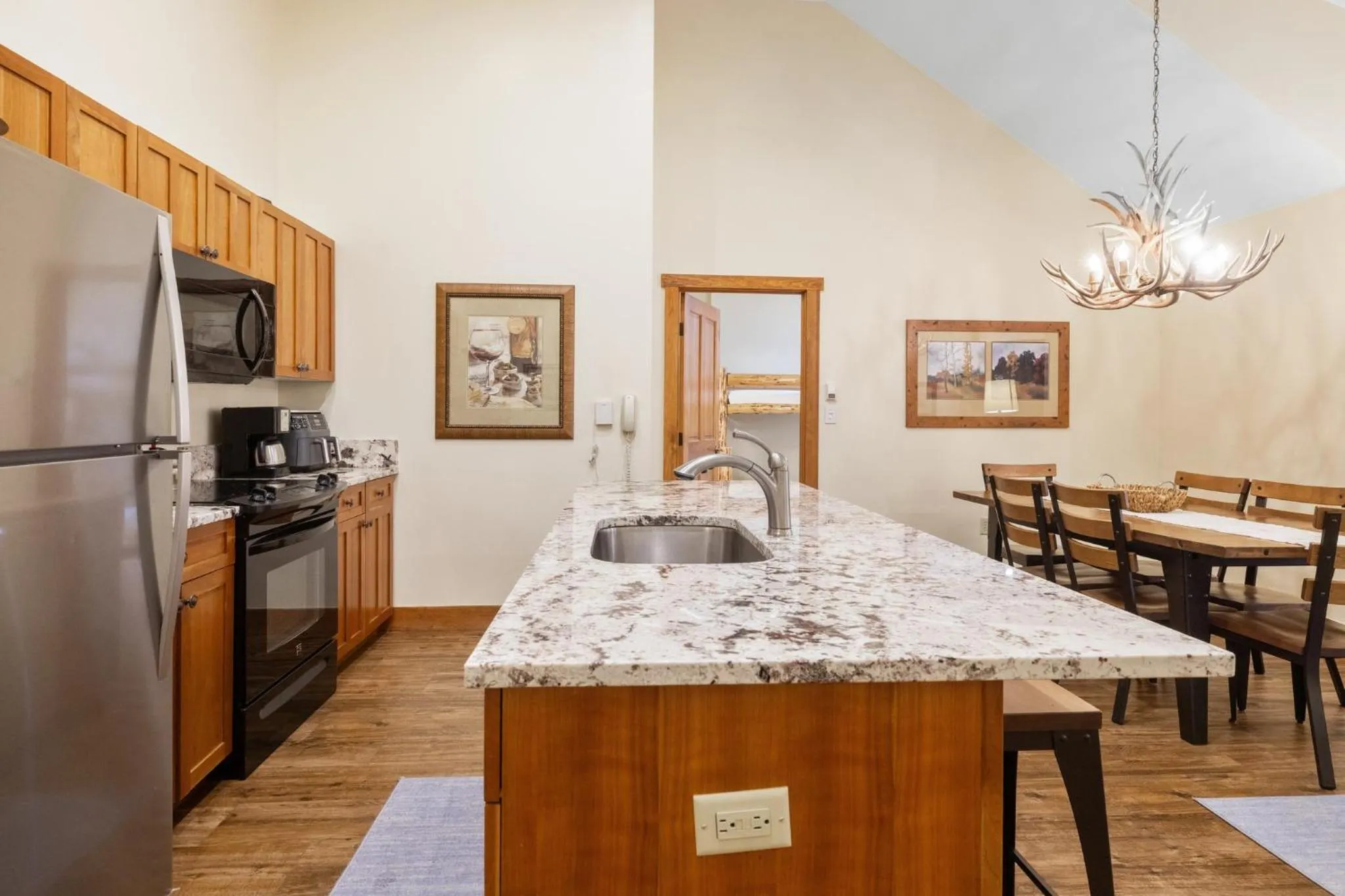 Communal kitchen in Red Hawk by Keystone Resort