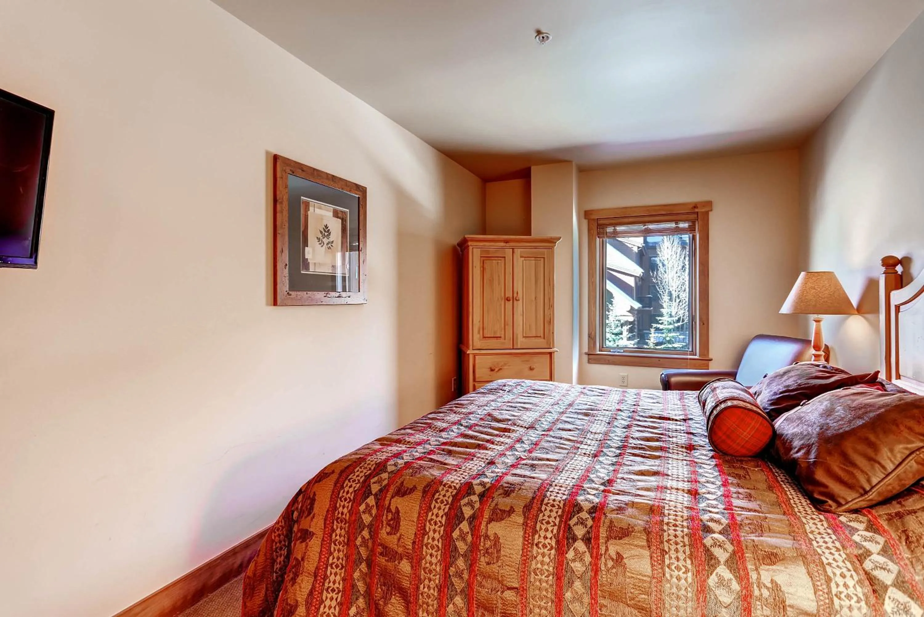 Bedroom, Bed in Red Hawk by Keystone Resort