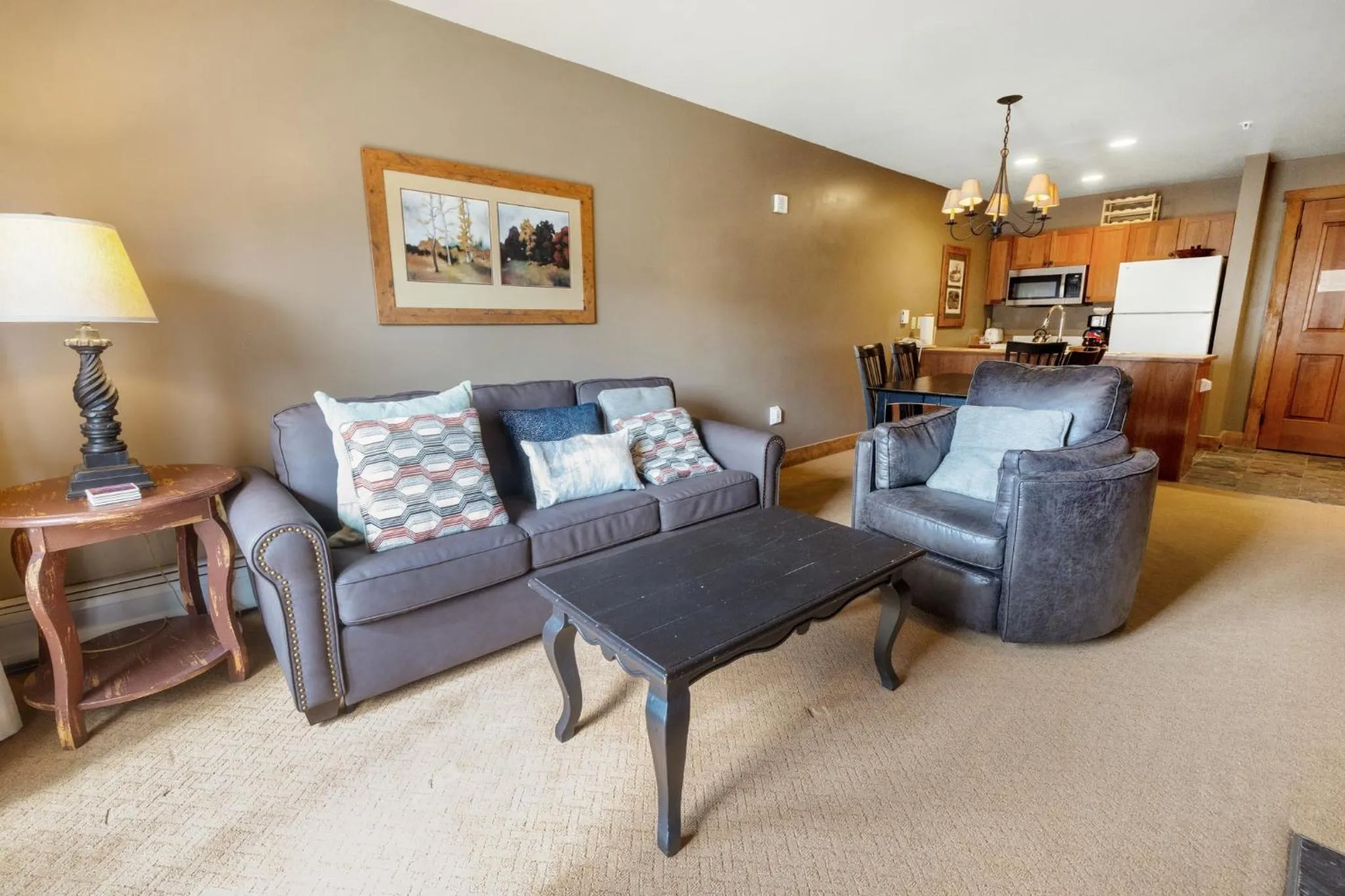 Living room in Red Hawk by Keystone Resort