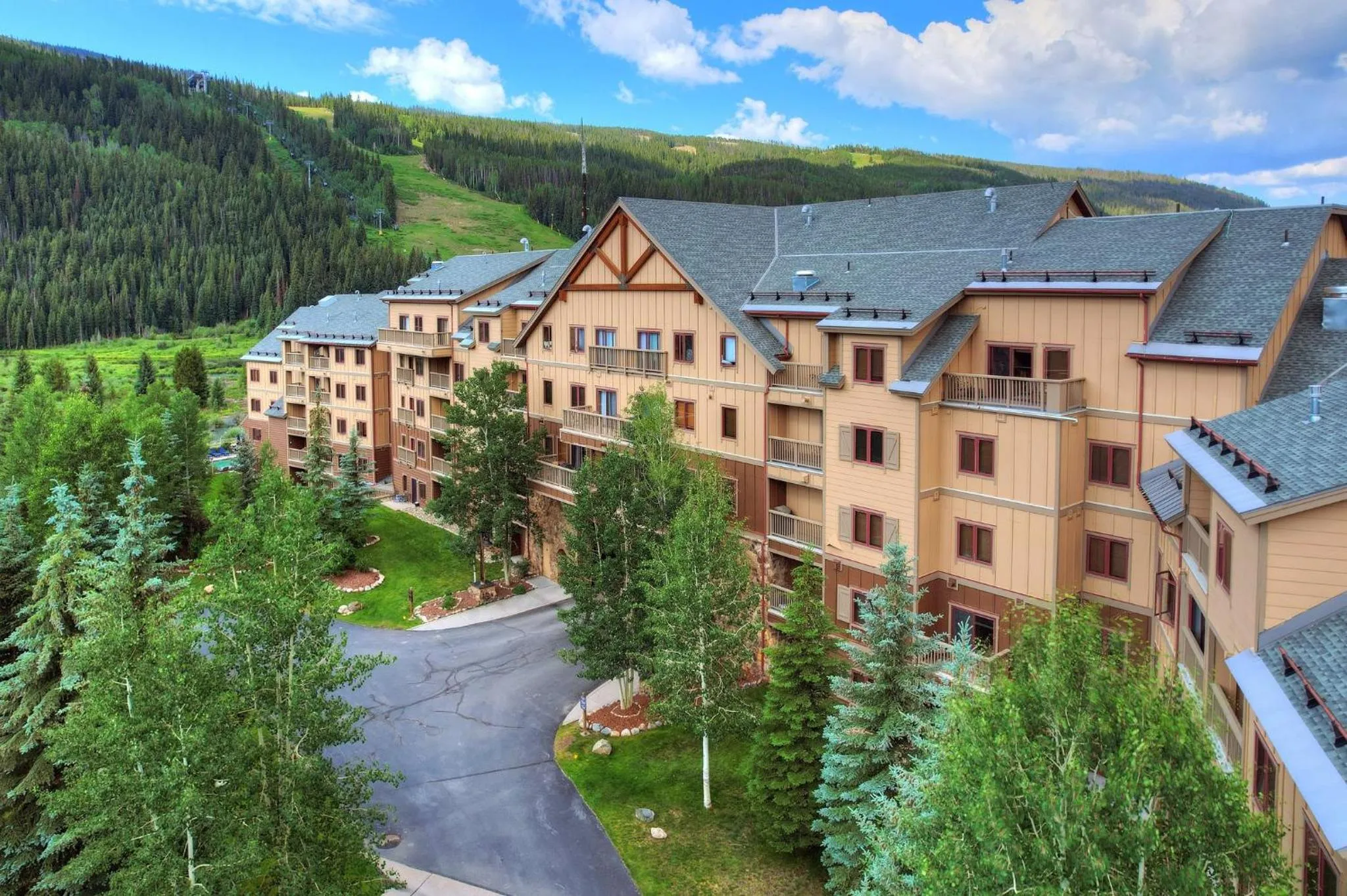 Property building in Red Hawk, A Vail Resorts Property