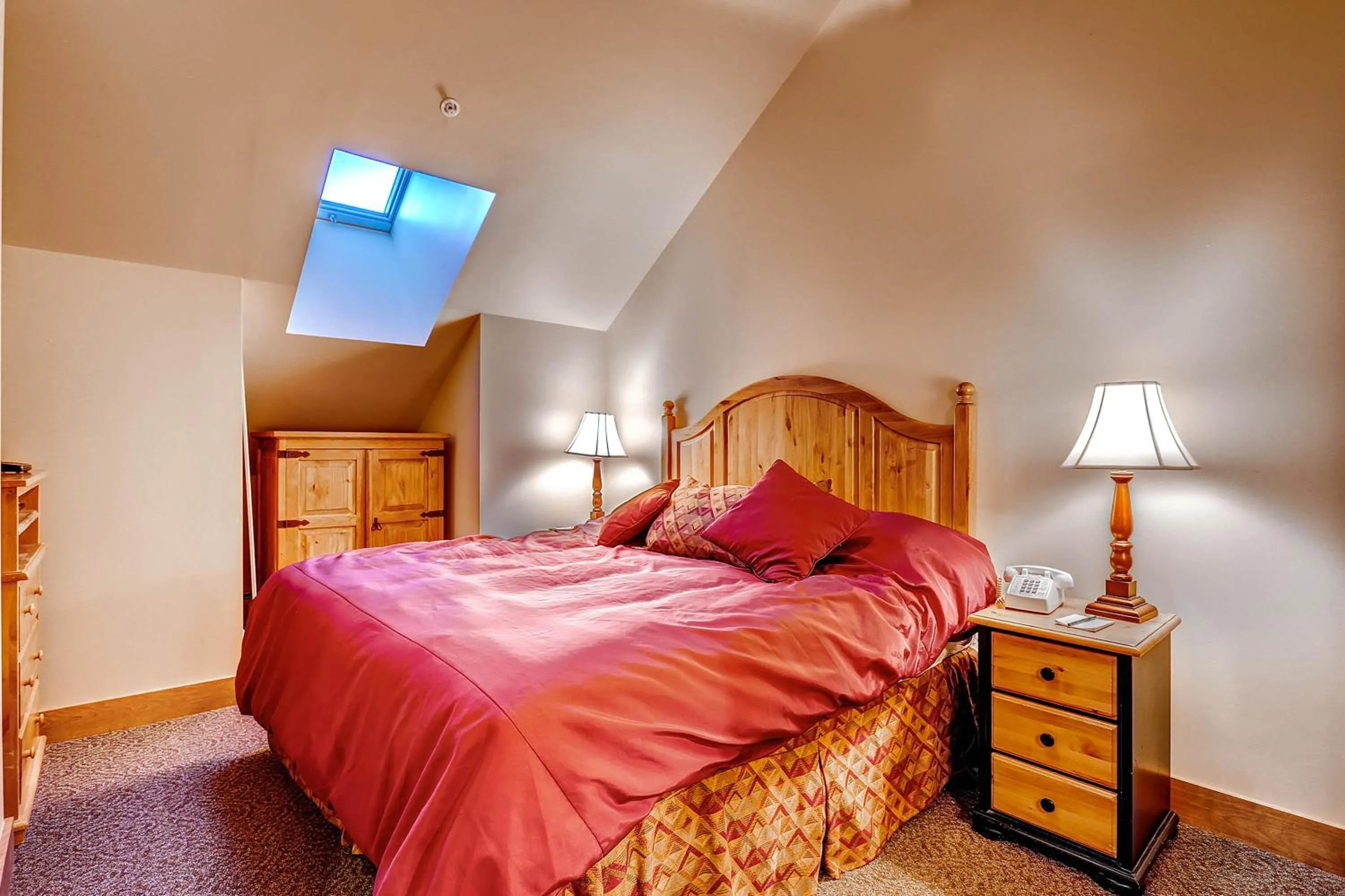 Bedroom, Bed in Red Hawk by Keystone Resort