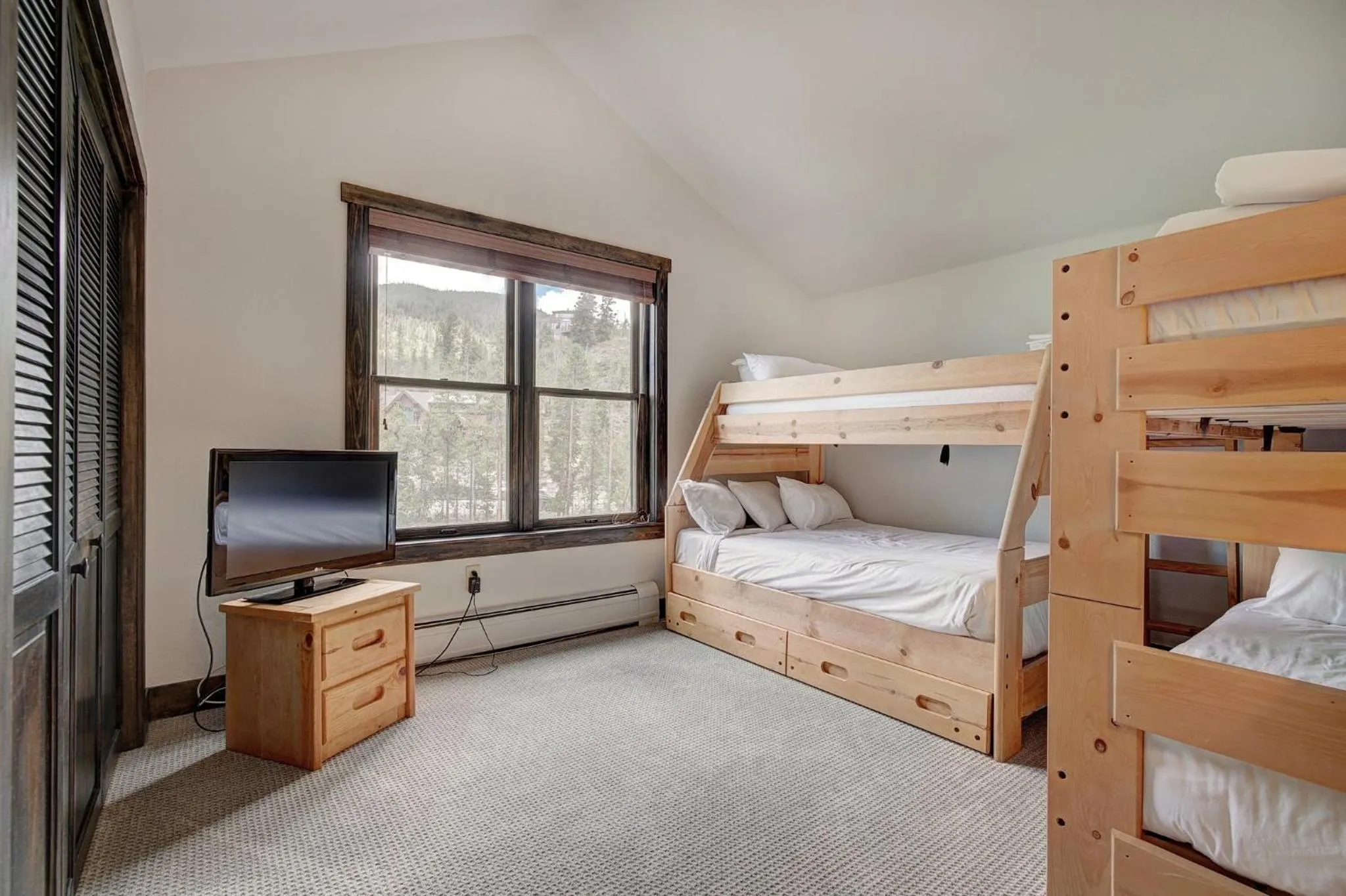 Bedroom, Bed in Red Hawk by Keystone Resort