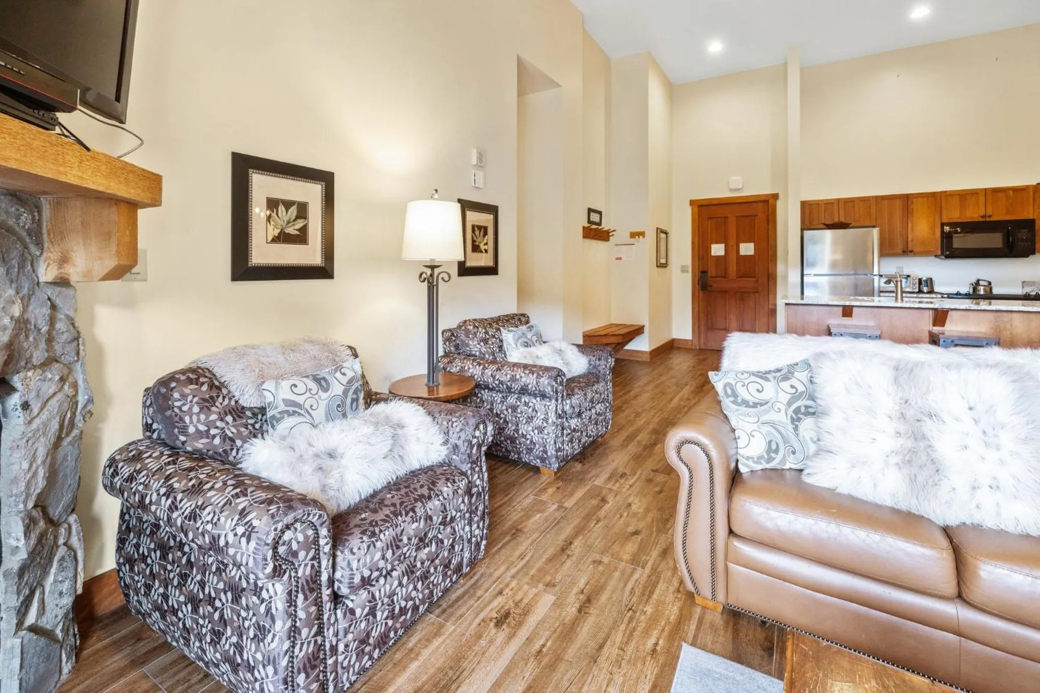 Living room in Red Hawk by Keystone Resort