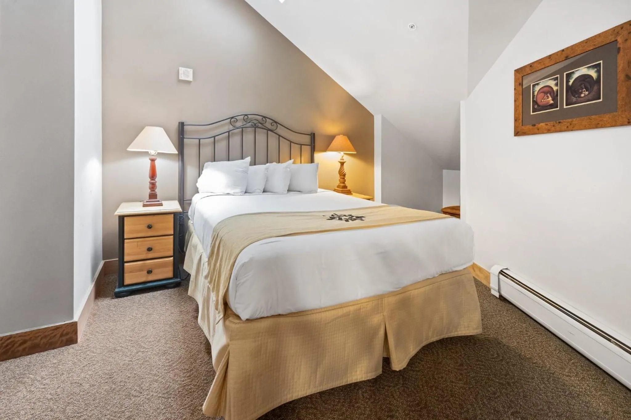 Bedroom, Bed in Red Hawk by Keystone Resort