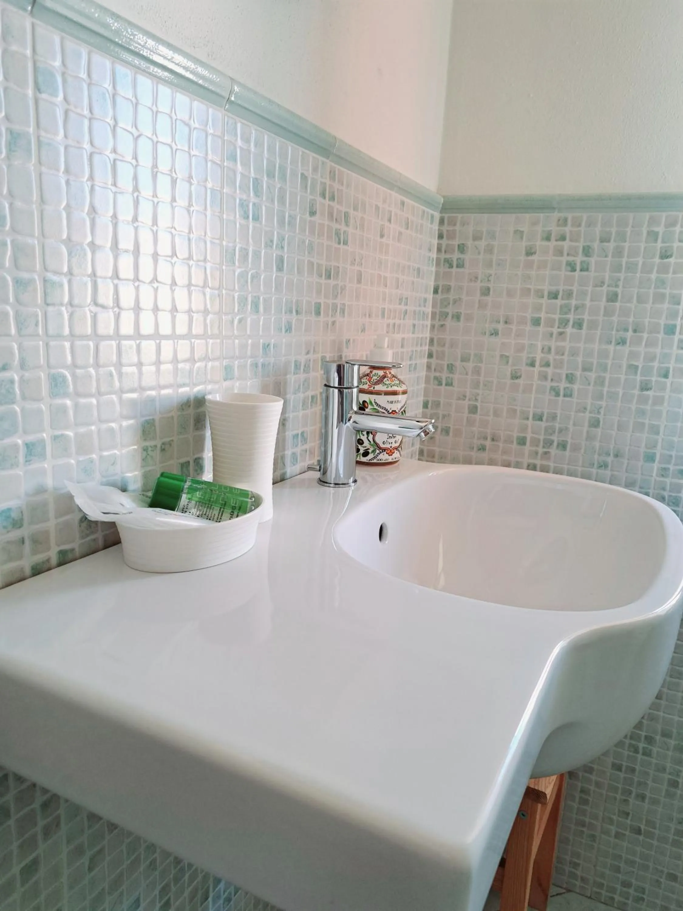 Bathroom in Burlamacco Gold