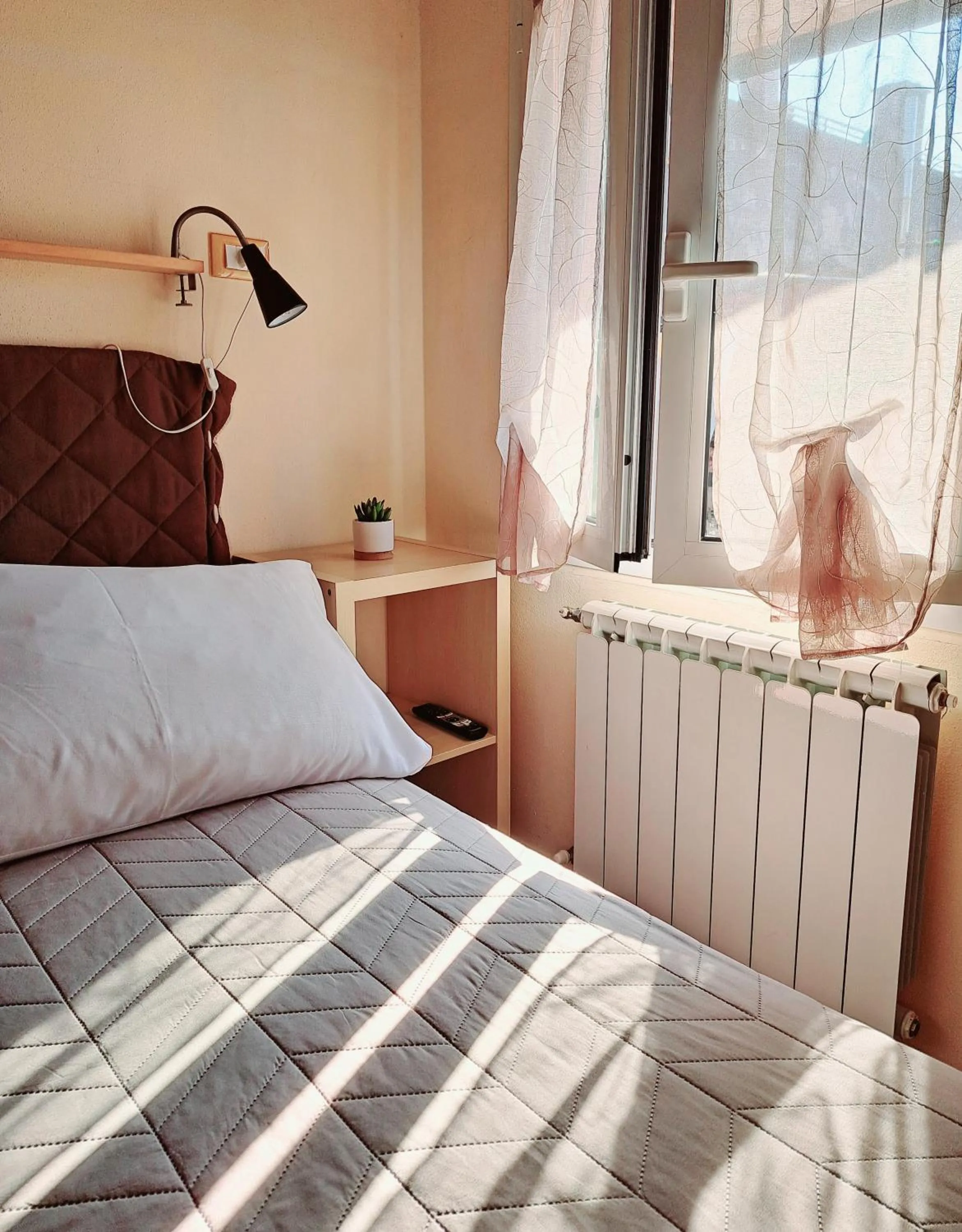 Photo of the whole room, Bed in Burlamacco Gold