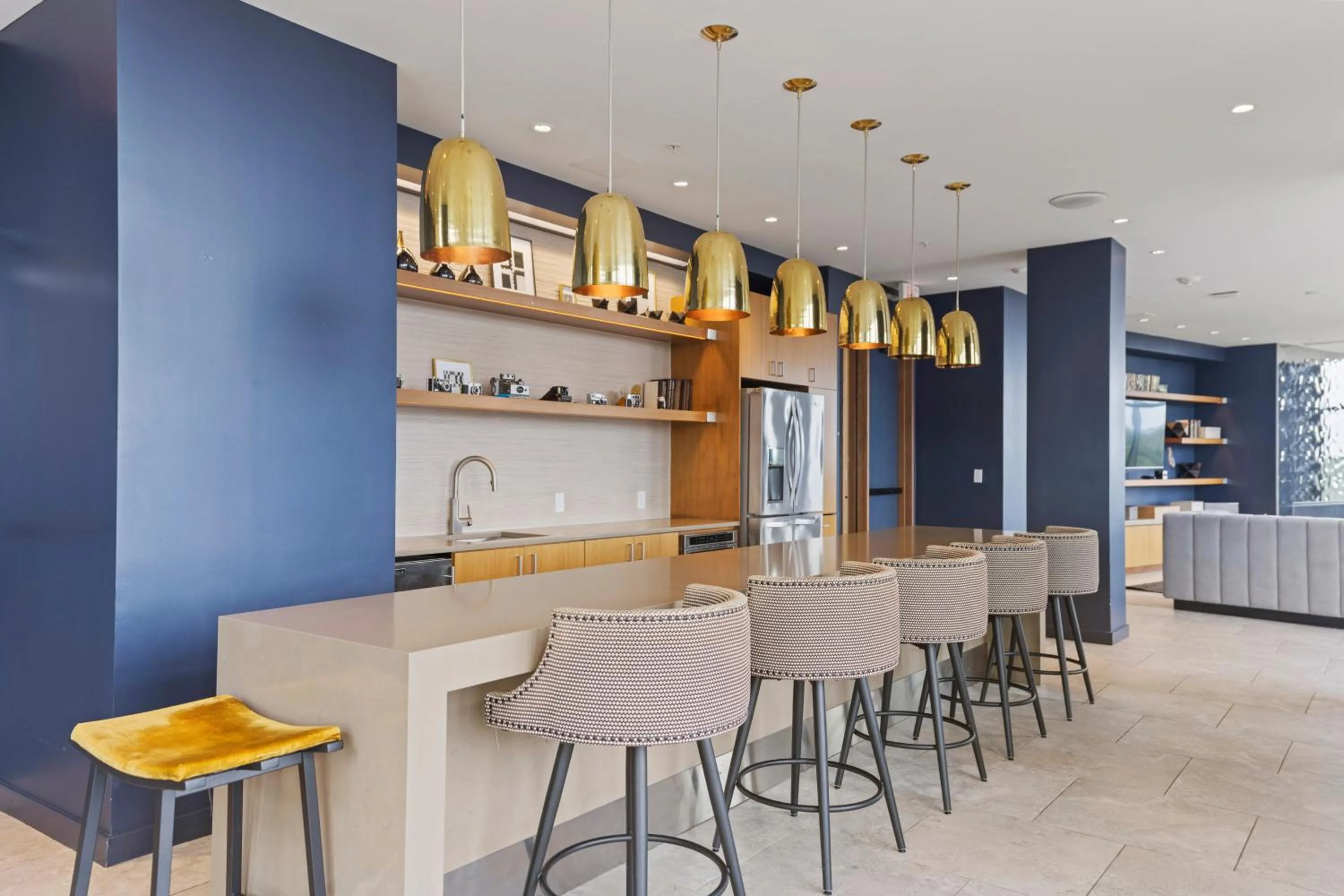 Lounge or bar in Placemakr Marymount Ballston