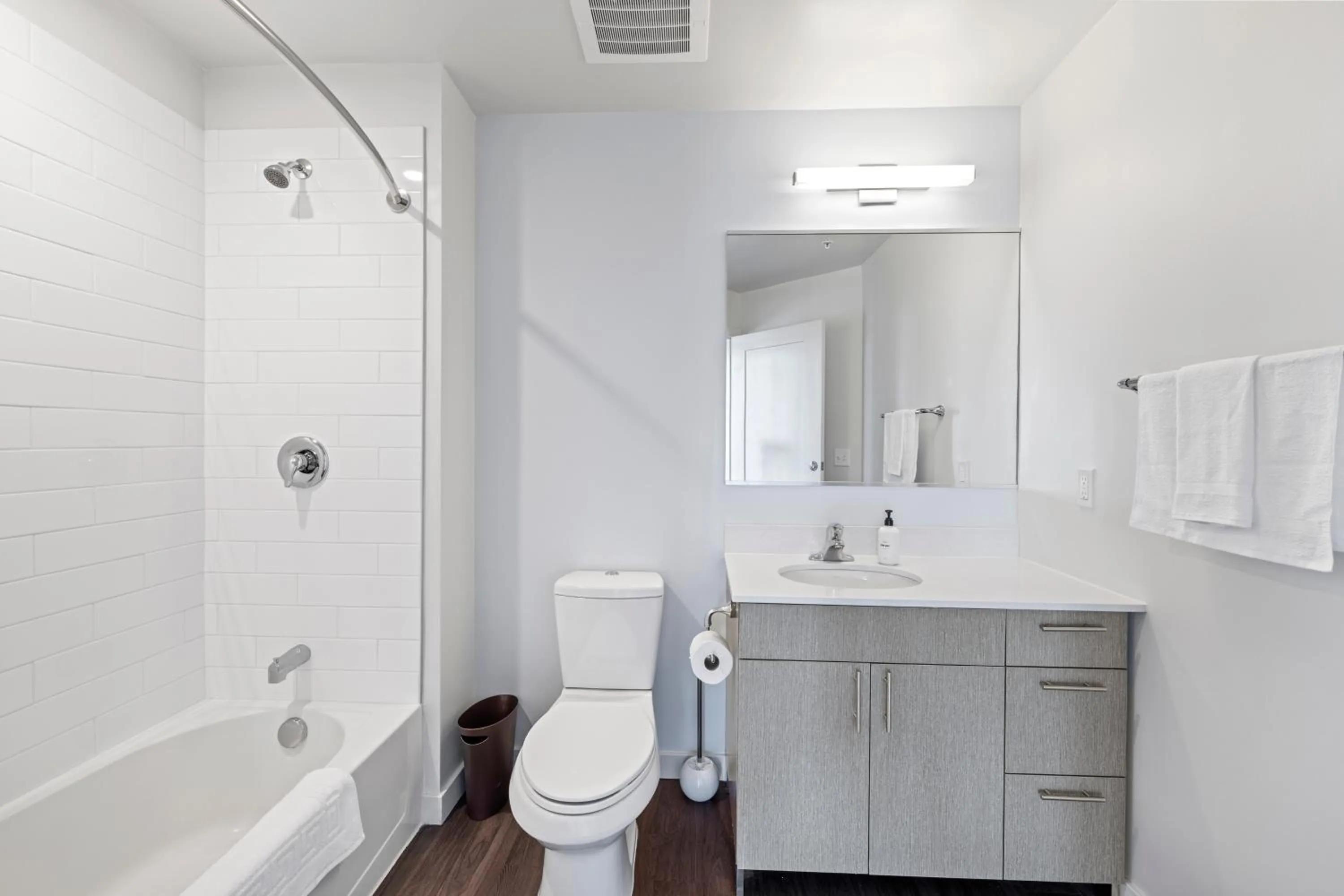 Bathroom in Placemakr Marymount Ballston