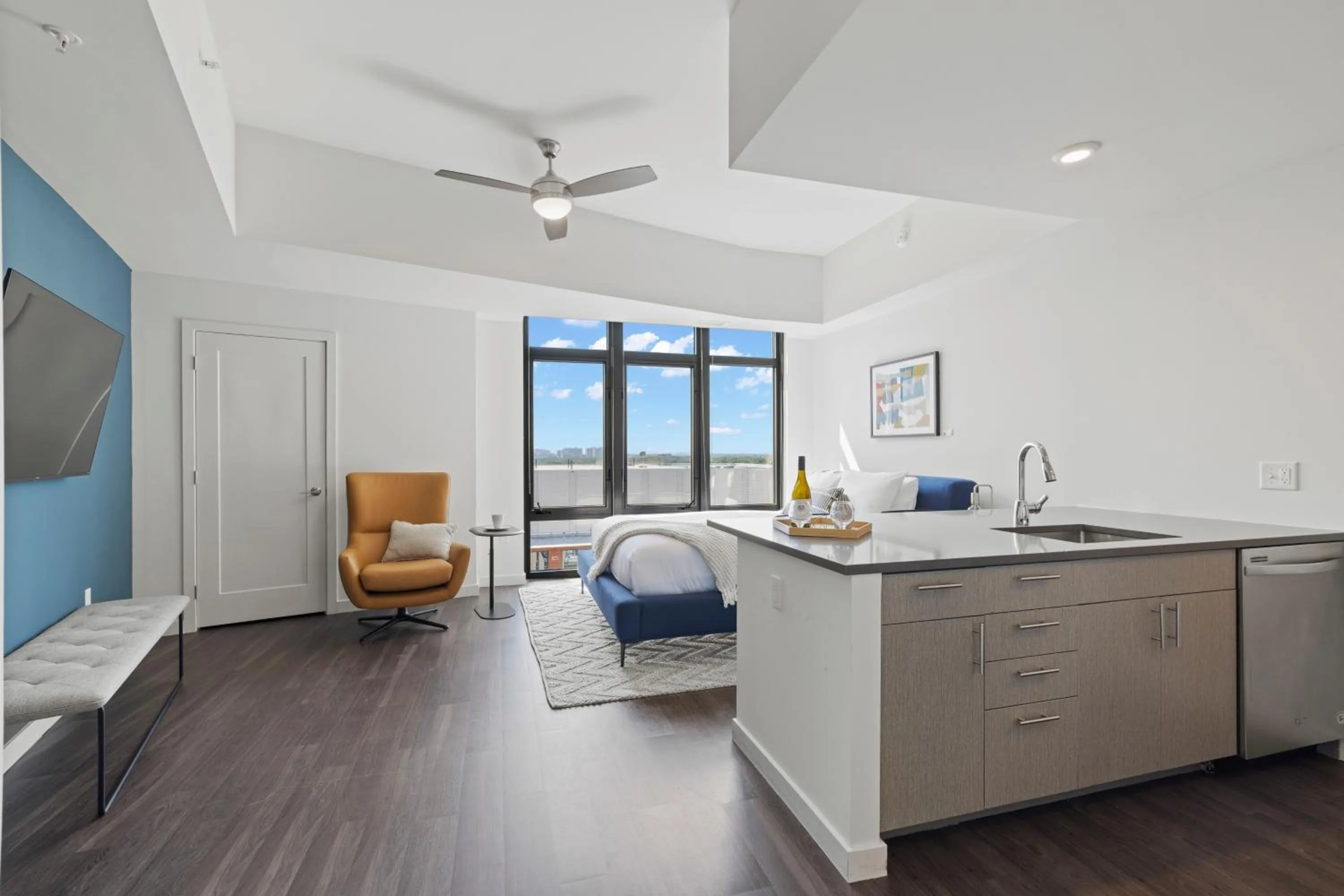 kitchen, Bed in Placemakr Marymount Ballston