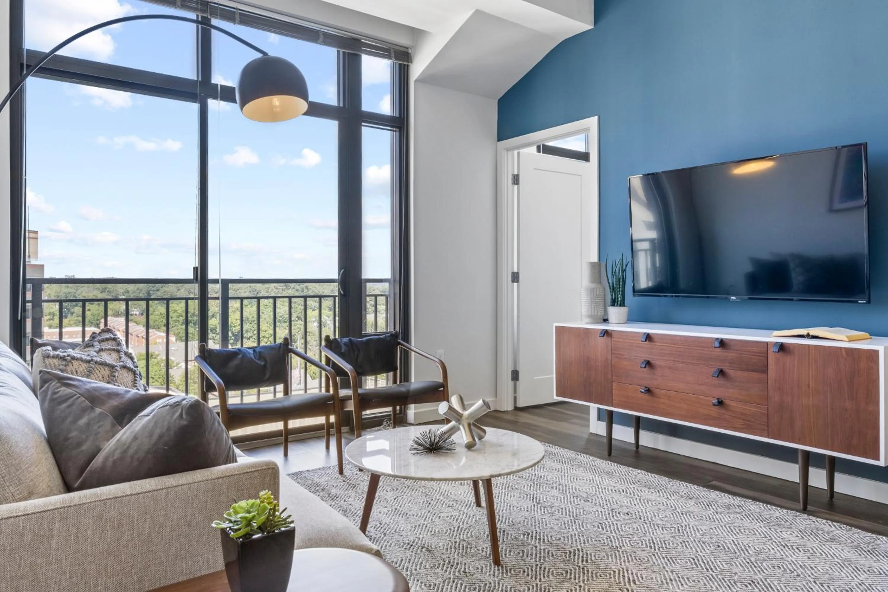 Living room in Placemakr Marymount Ballston