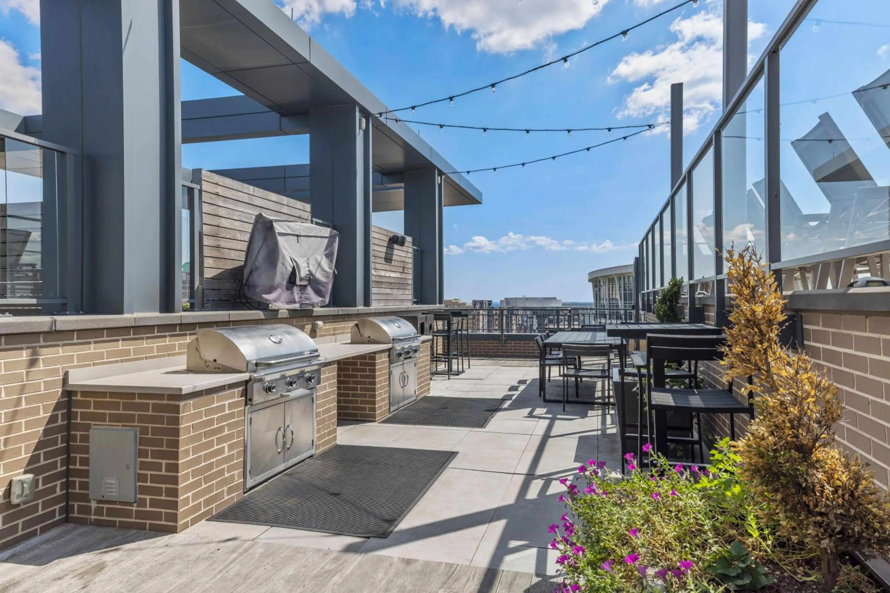 Area and facilities in Placemakr Marymount Ballston