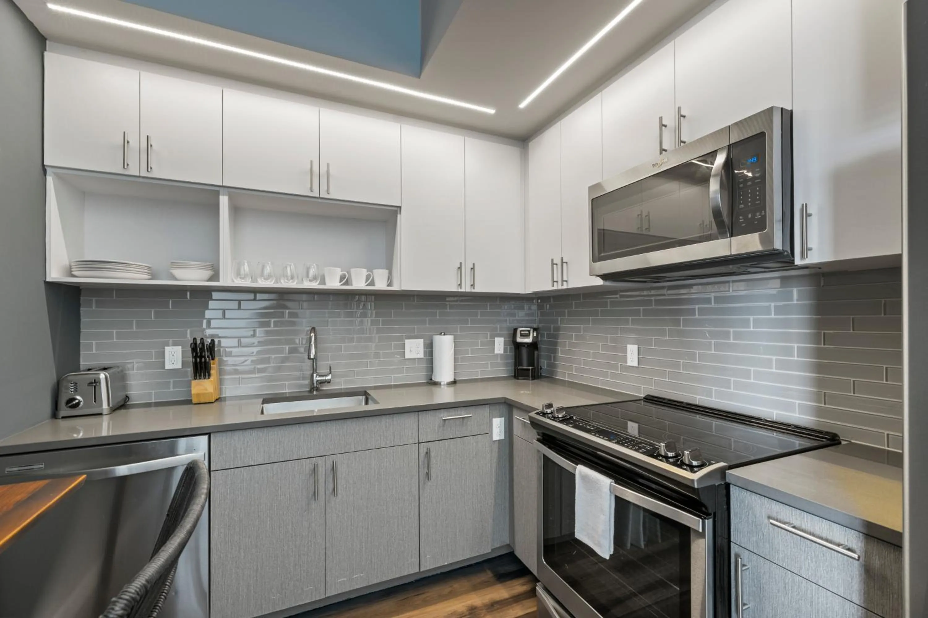 kitchen in Placemakr Marymount Ballston