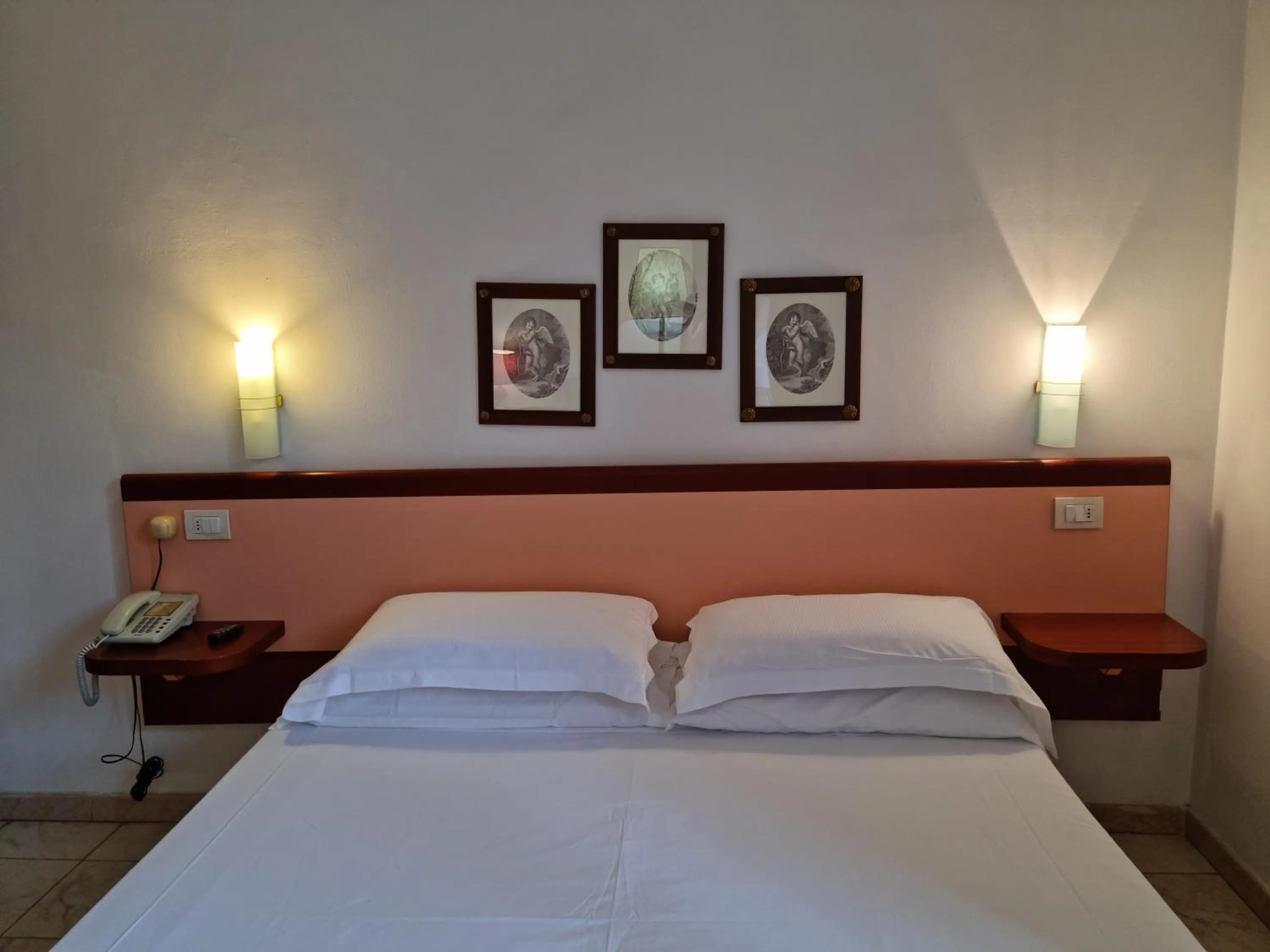 Bedroom in Hotel Villa Luisa