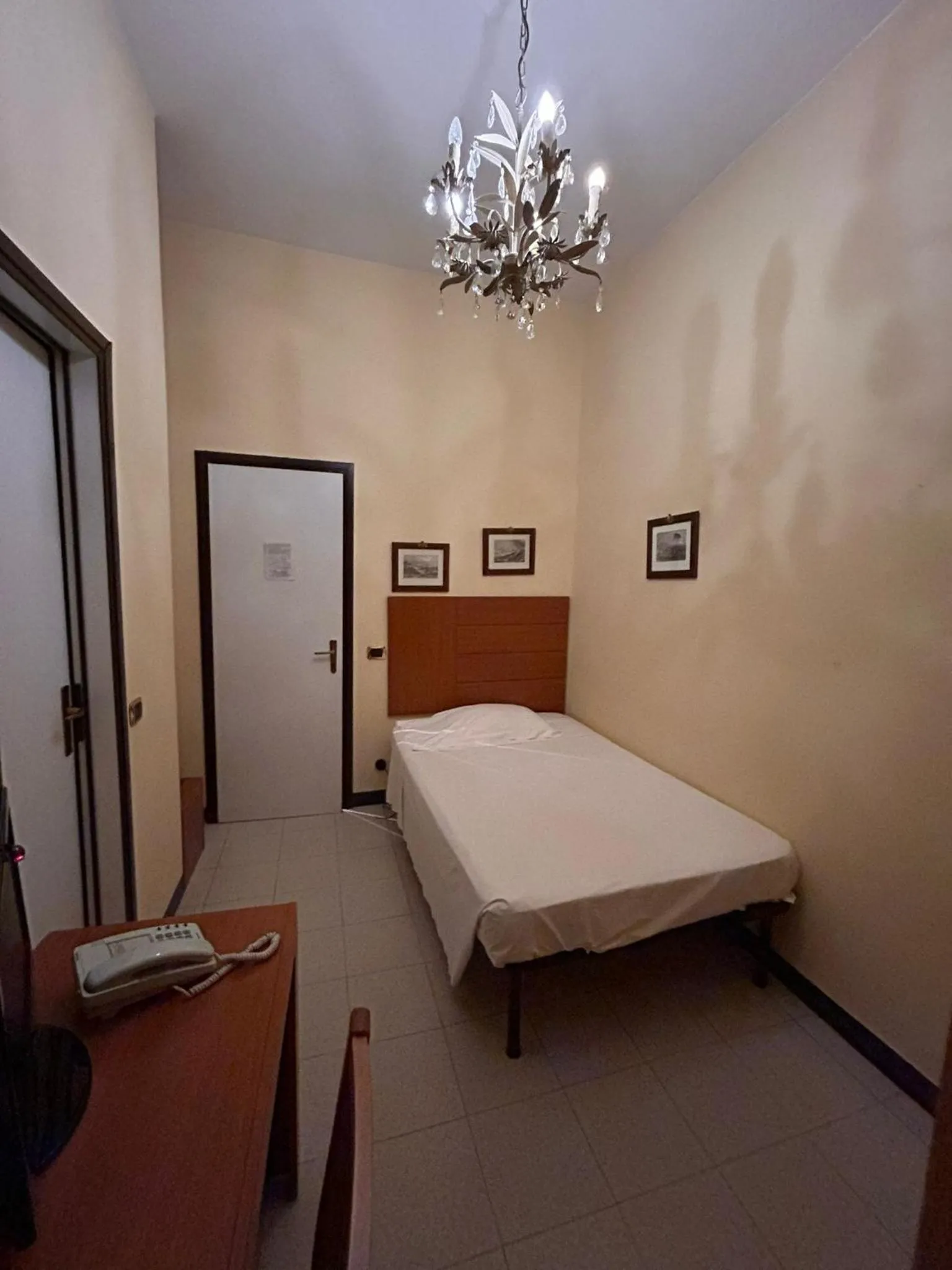 Bed in Hotel Villa Luisa