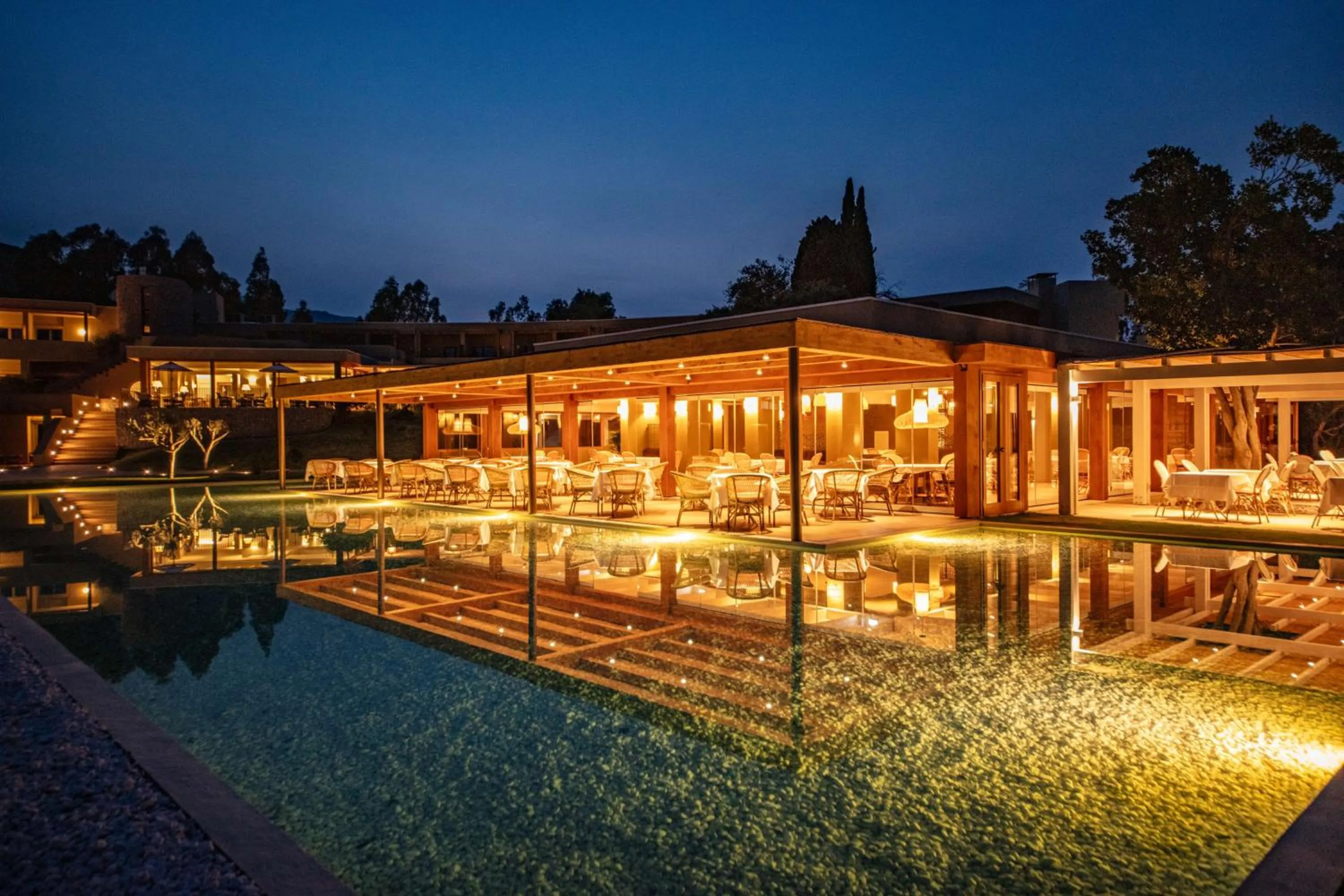 Restaurant/places to eat in Is Molas Resort