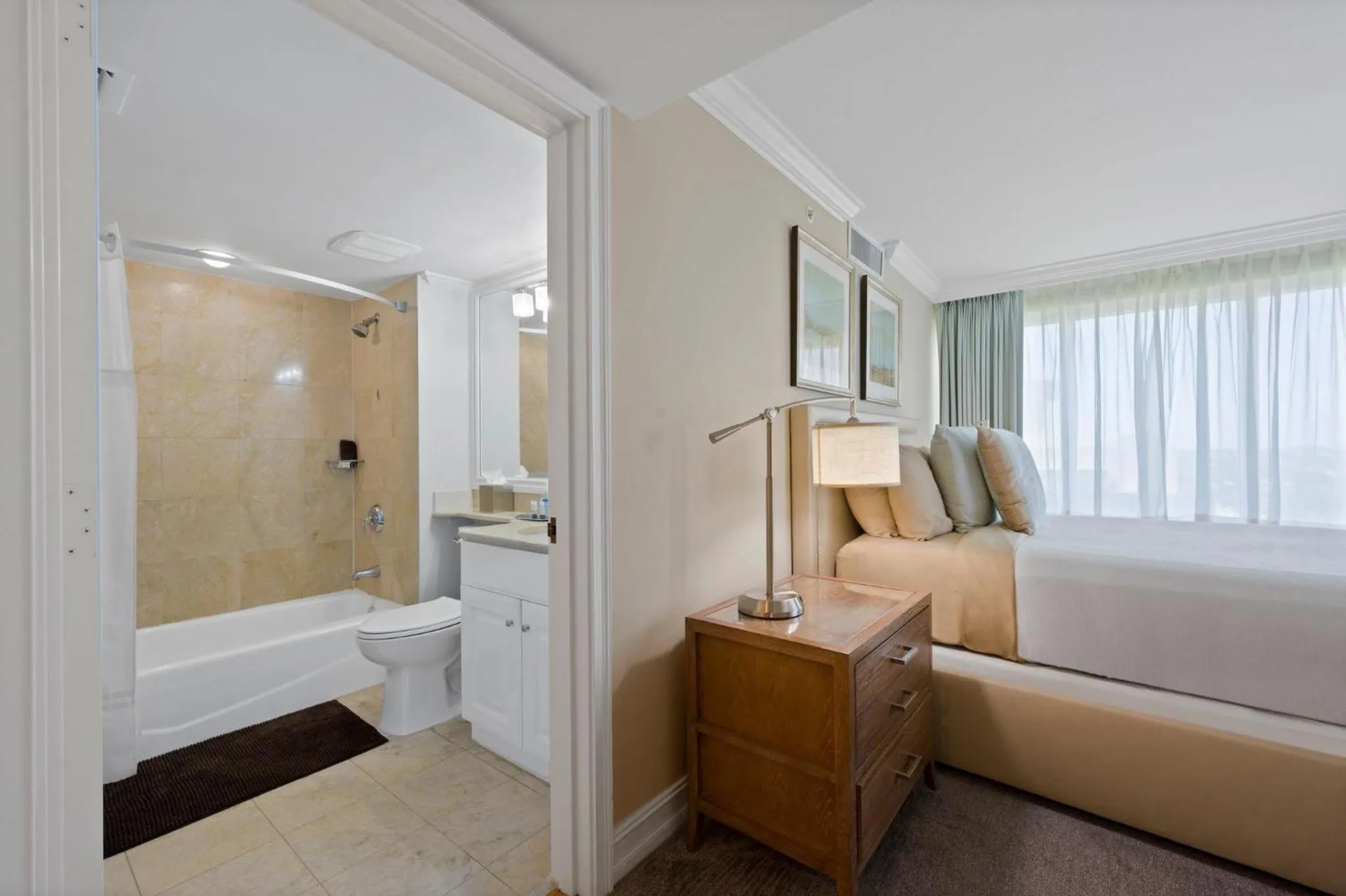Bathroom, Bed in Marco Beach Ocean Suites