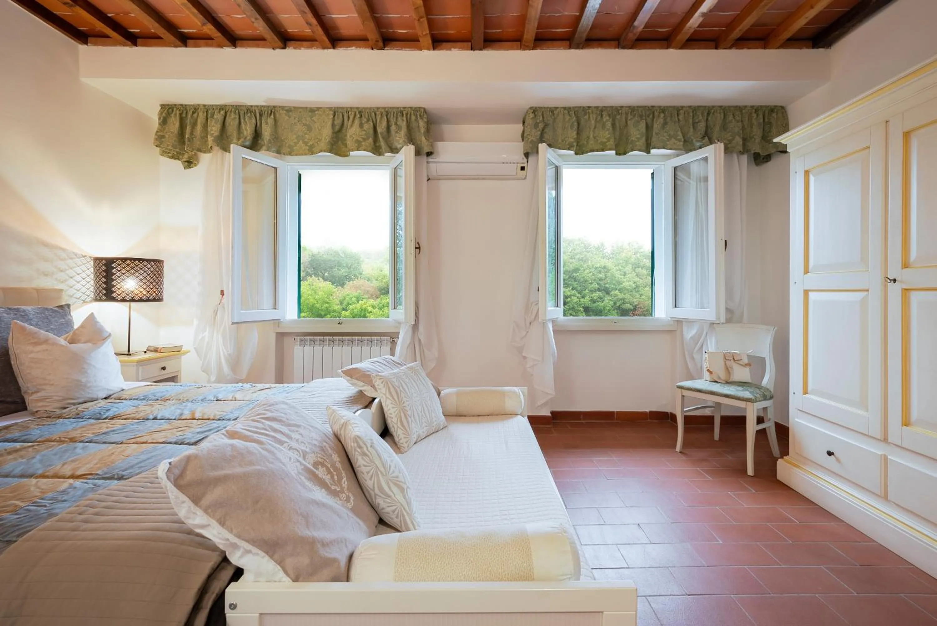 Photo of the whole room, Bed in Cascina De' Fagiolari