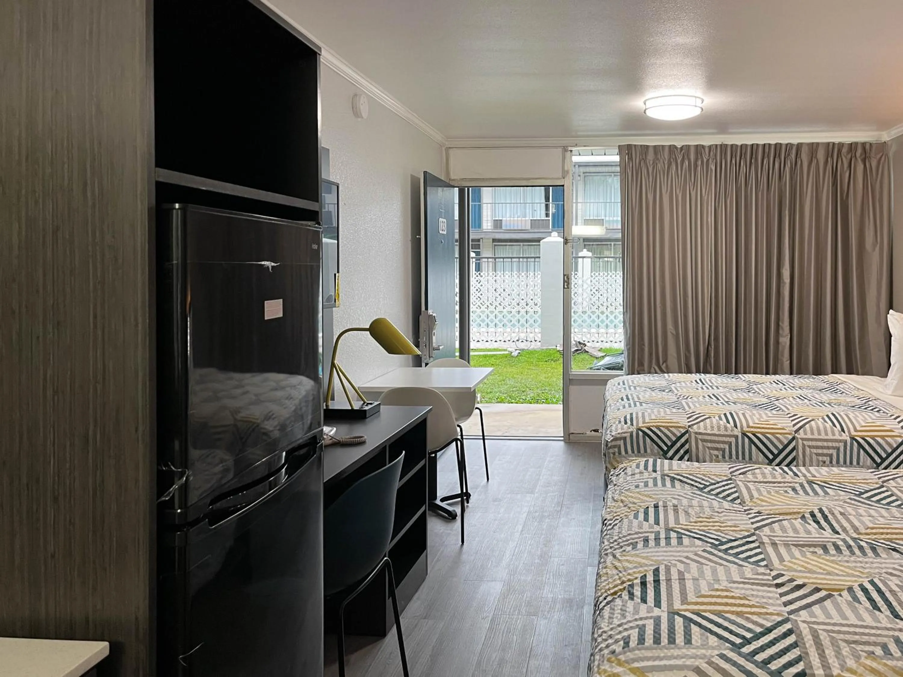 TV and multimedia, Bed in Studio 6 Bay Minette AL