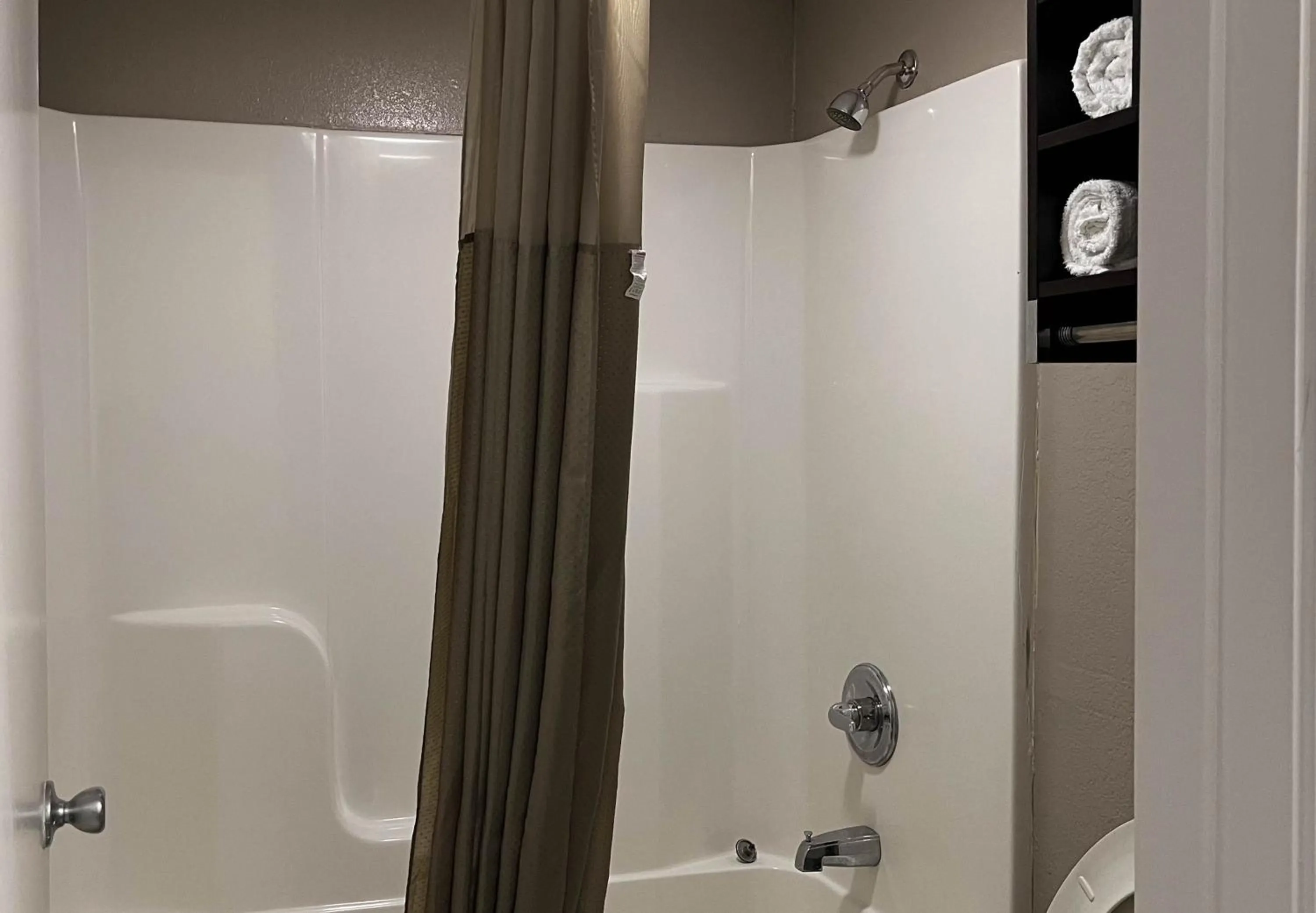 Bathroom in Studio 6 Bay Minette AL