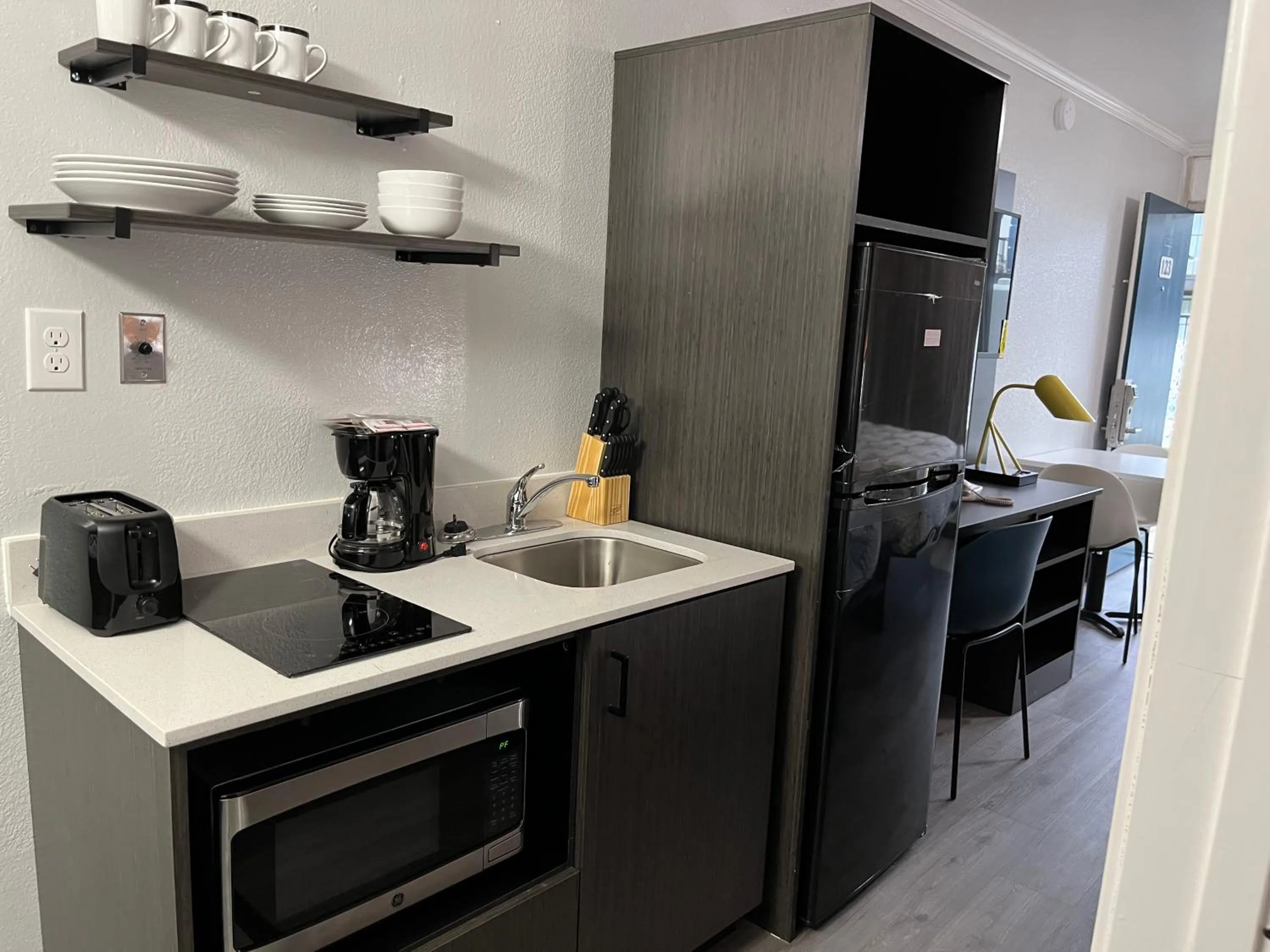 Coffee/tea facilities in Studio 6 Bay Minette AL