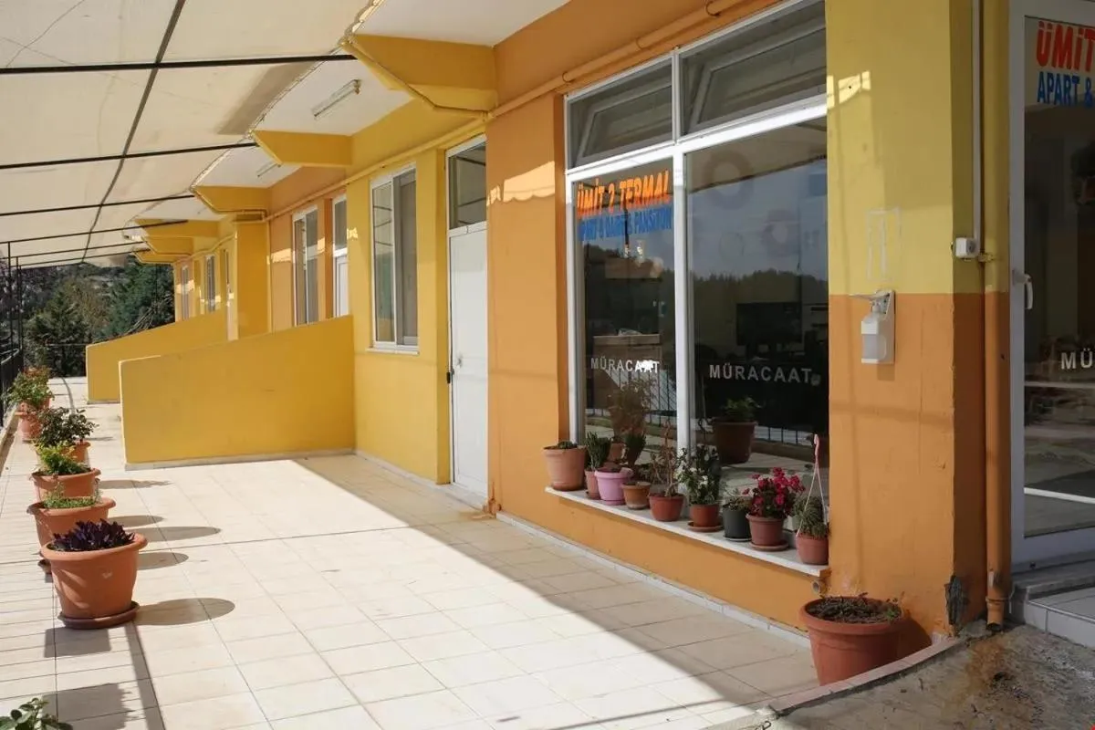 Facade/entrance in Ümit 2 Termal Apart Pansiyon