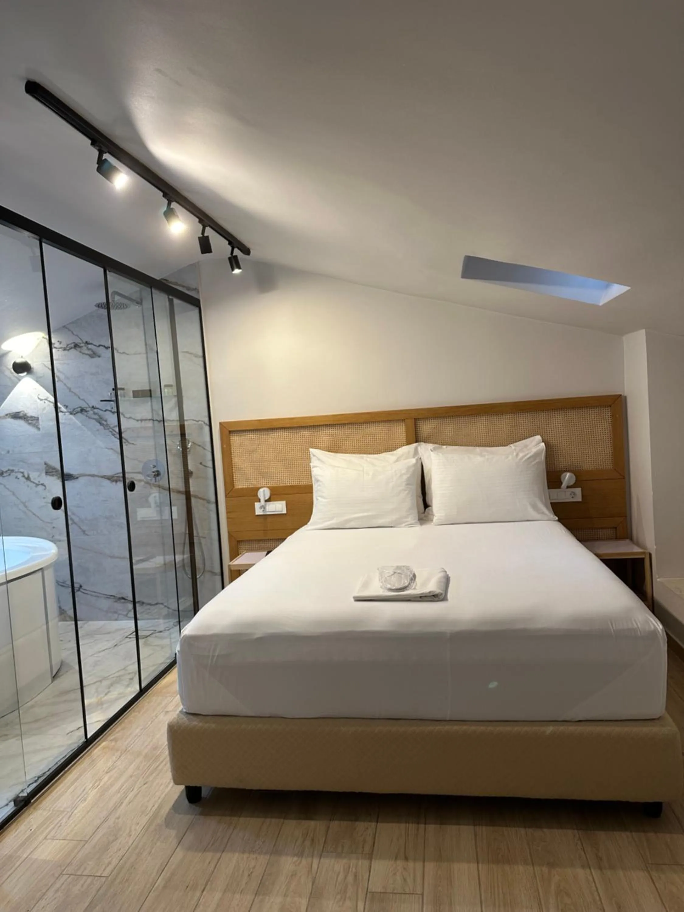 Bedroom, Bed in Belle Athenes - Luxury Rooms at Monastiraki Railway Station