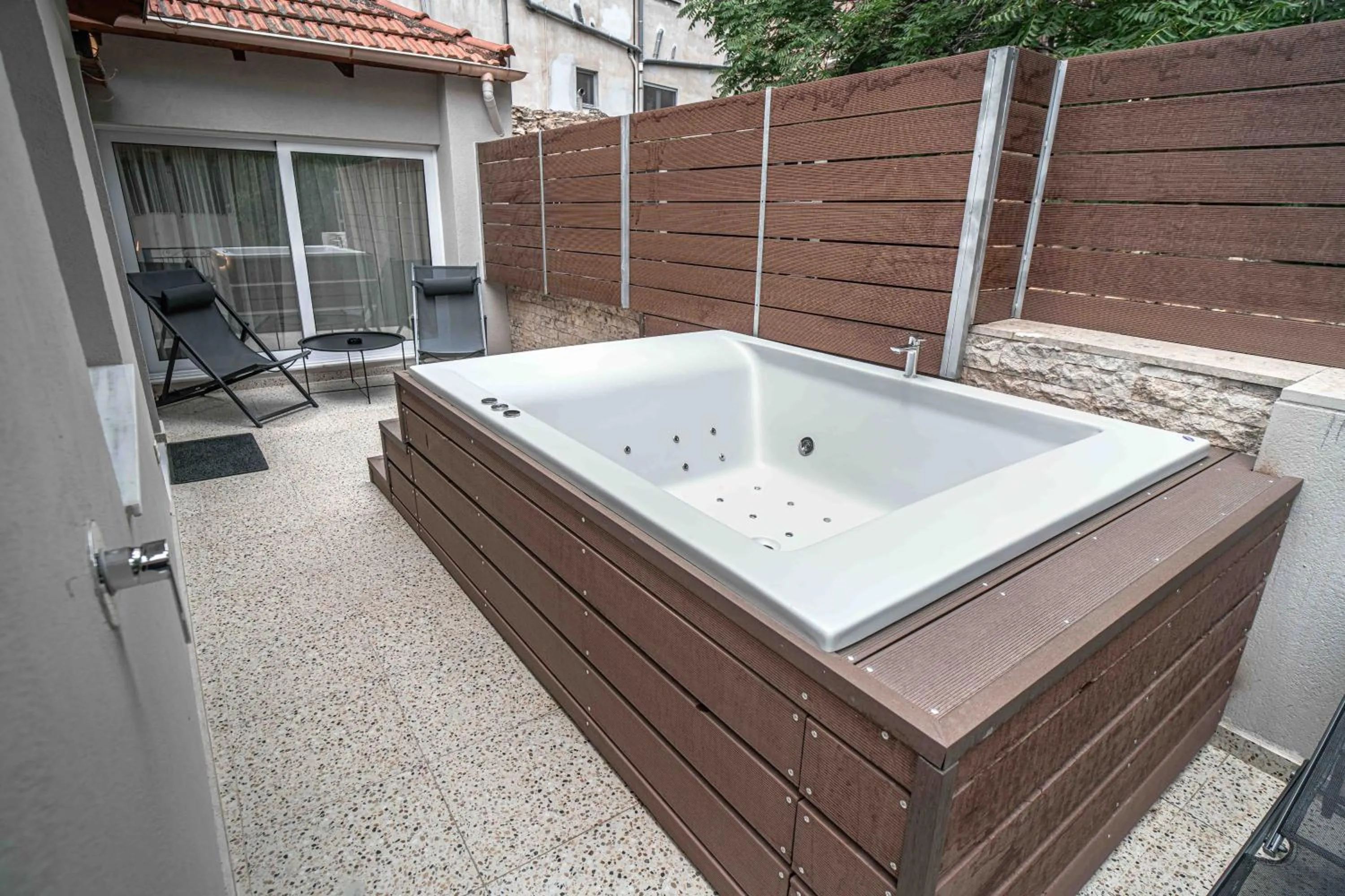 Hot Tub in Belle Athenes - Luxury Rooms at Monastiraki Railway Station