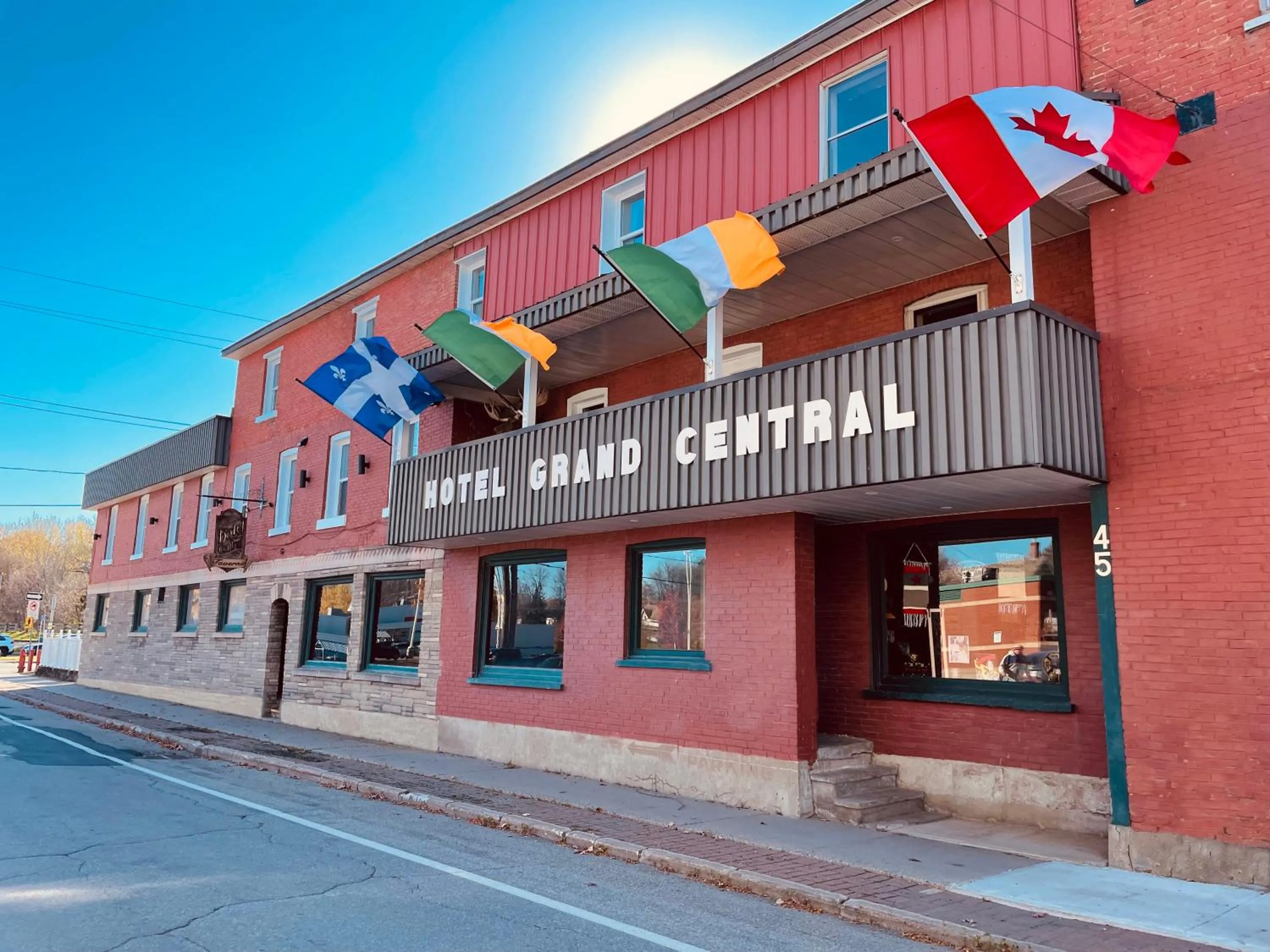 Property building in Grand Central Hotel Richmond