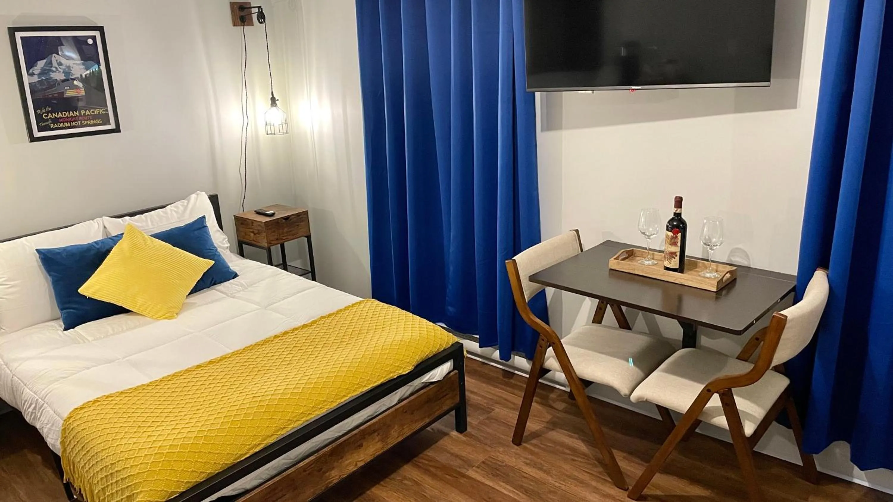 Photo of the whole room, Bed in Grand Central Hotel Richmond