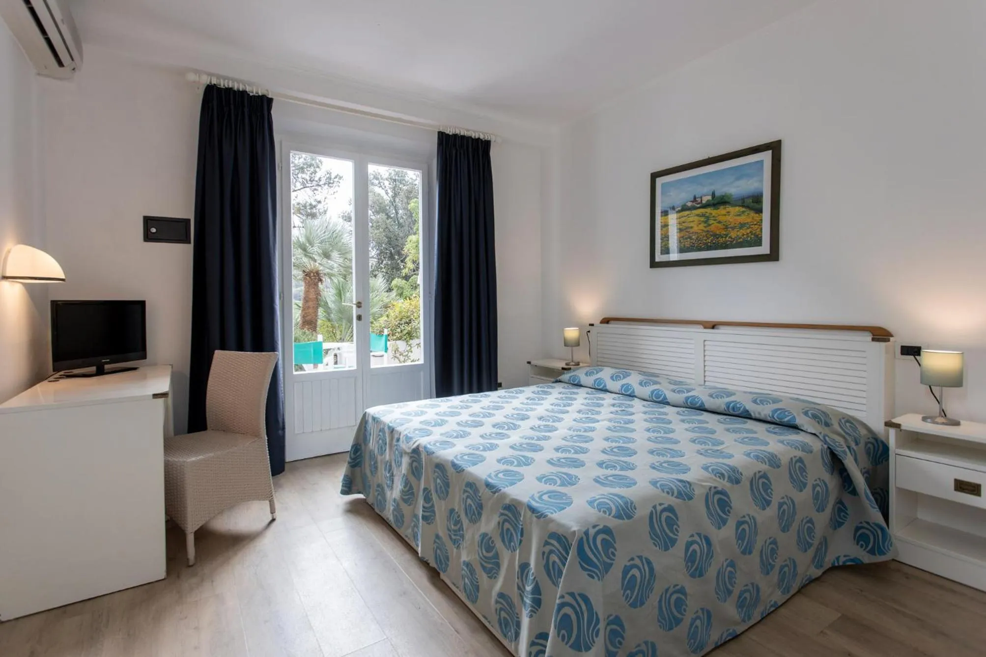 Patio, Bed in Hotel Valle Verde