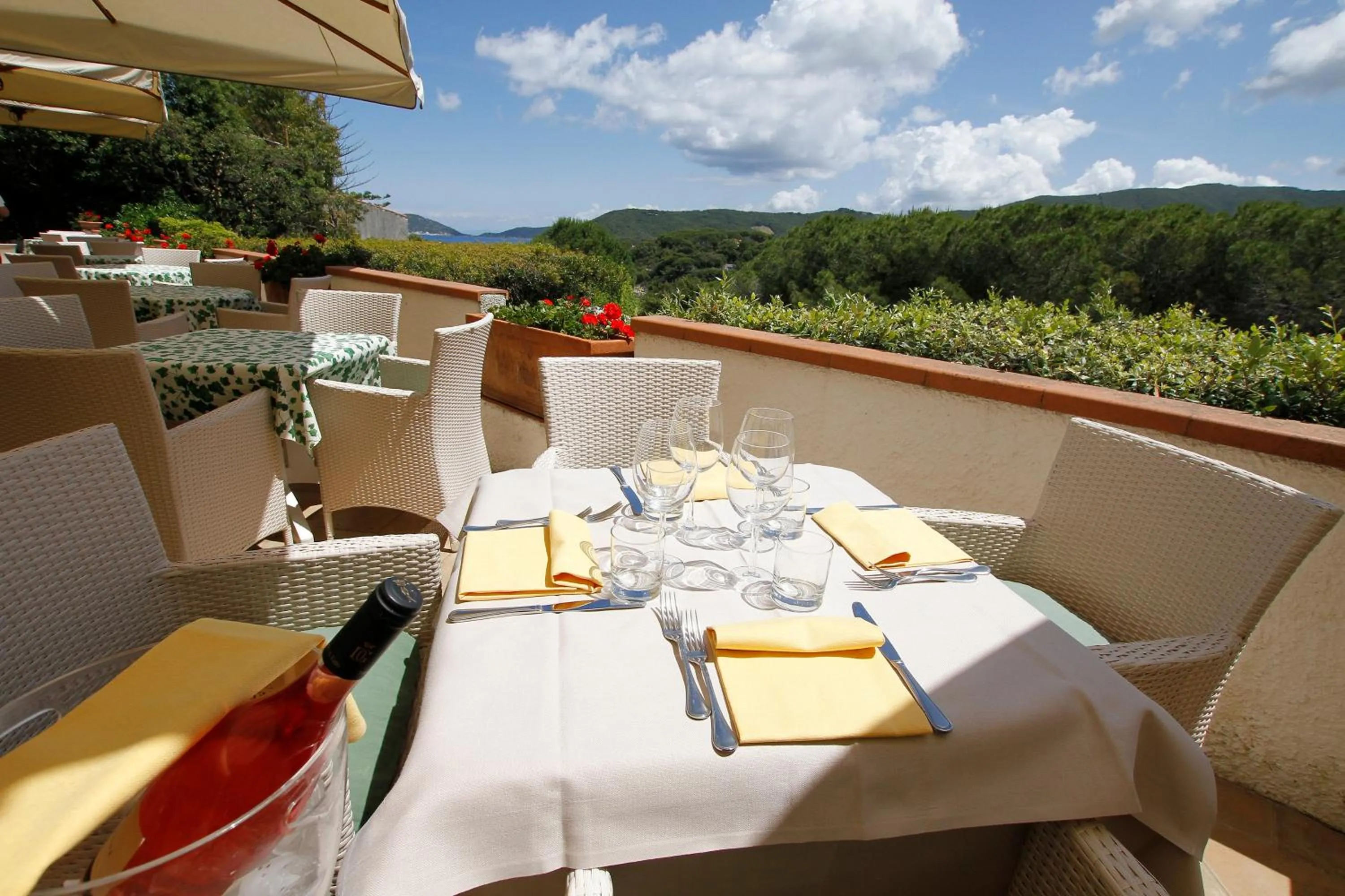 Restaurant/places to eat in Hotel Valle Verde