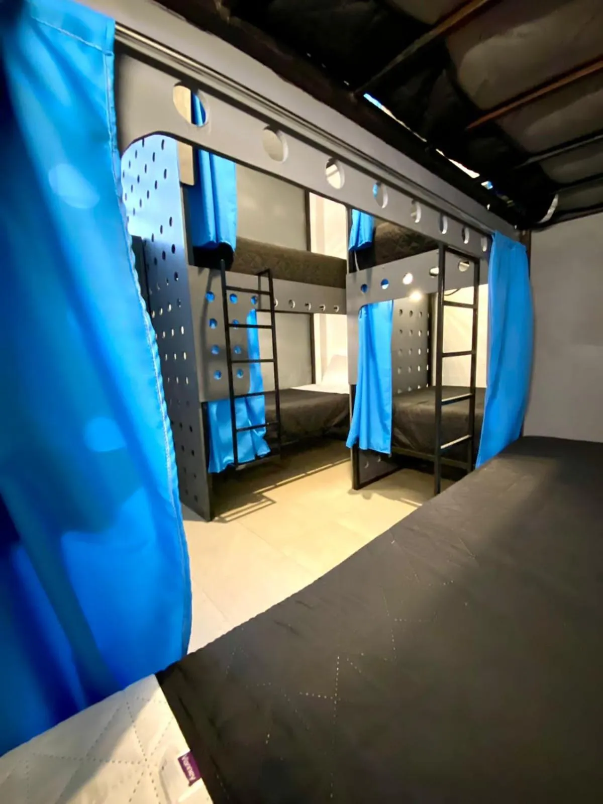 bunk bed, Bed in ROOMIES HOSTEL Parque México