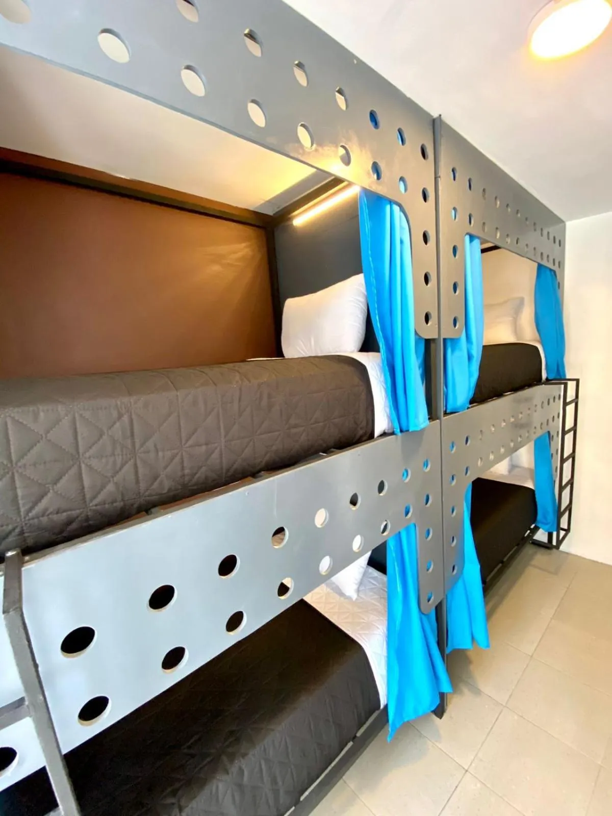 bunk bed, Bed in ROOMIES HOSTEL Parque México