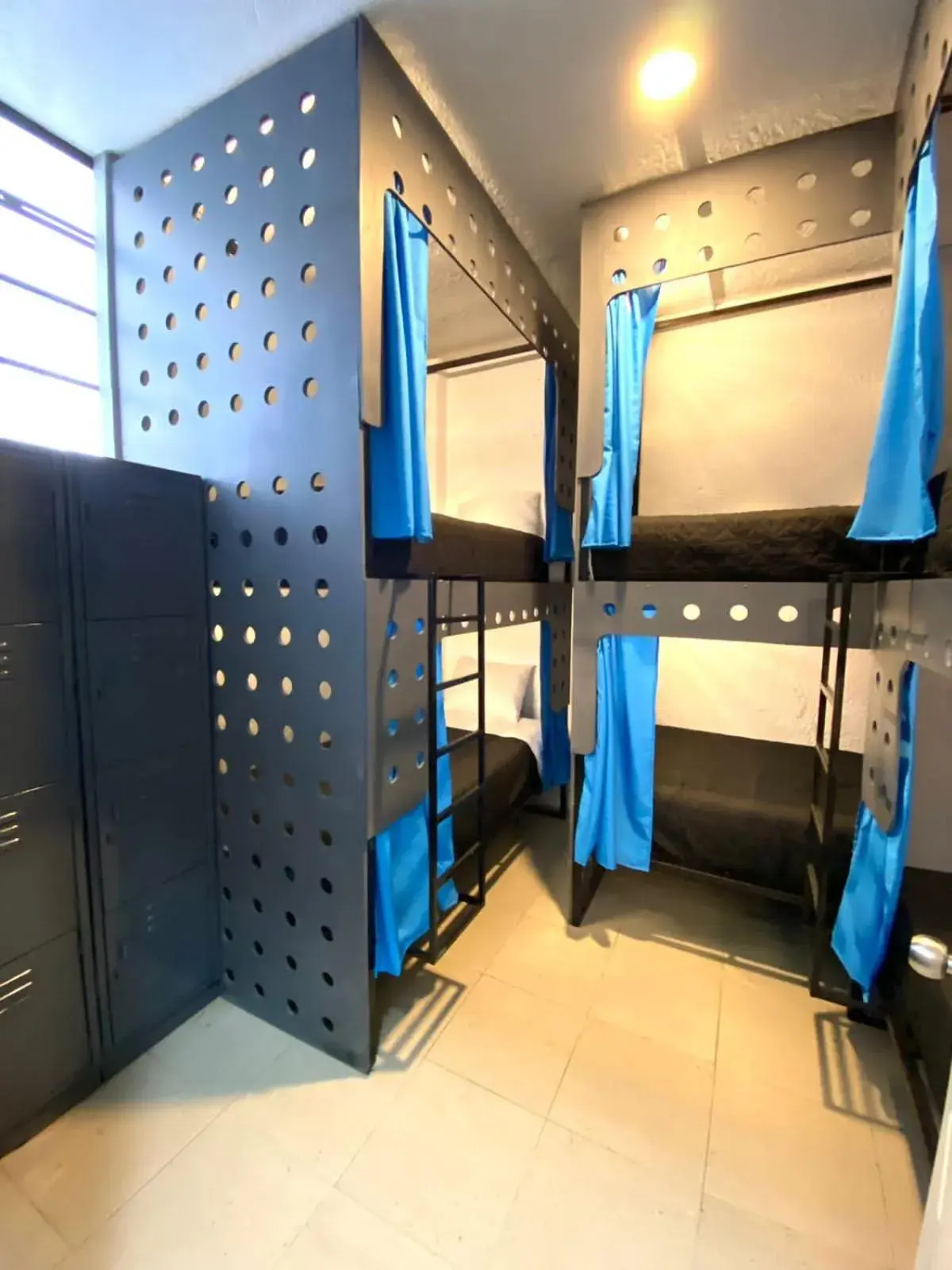 Bed in 6-Bed Dormitory Room in ROOMIES HOSTEL Parque México Bed in 6-Bed Dormitory Room in ROOMIES HOSTEL Parque México