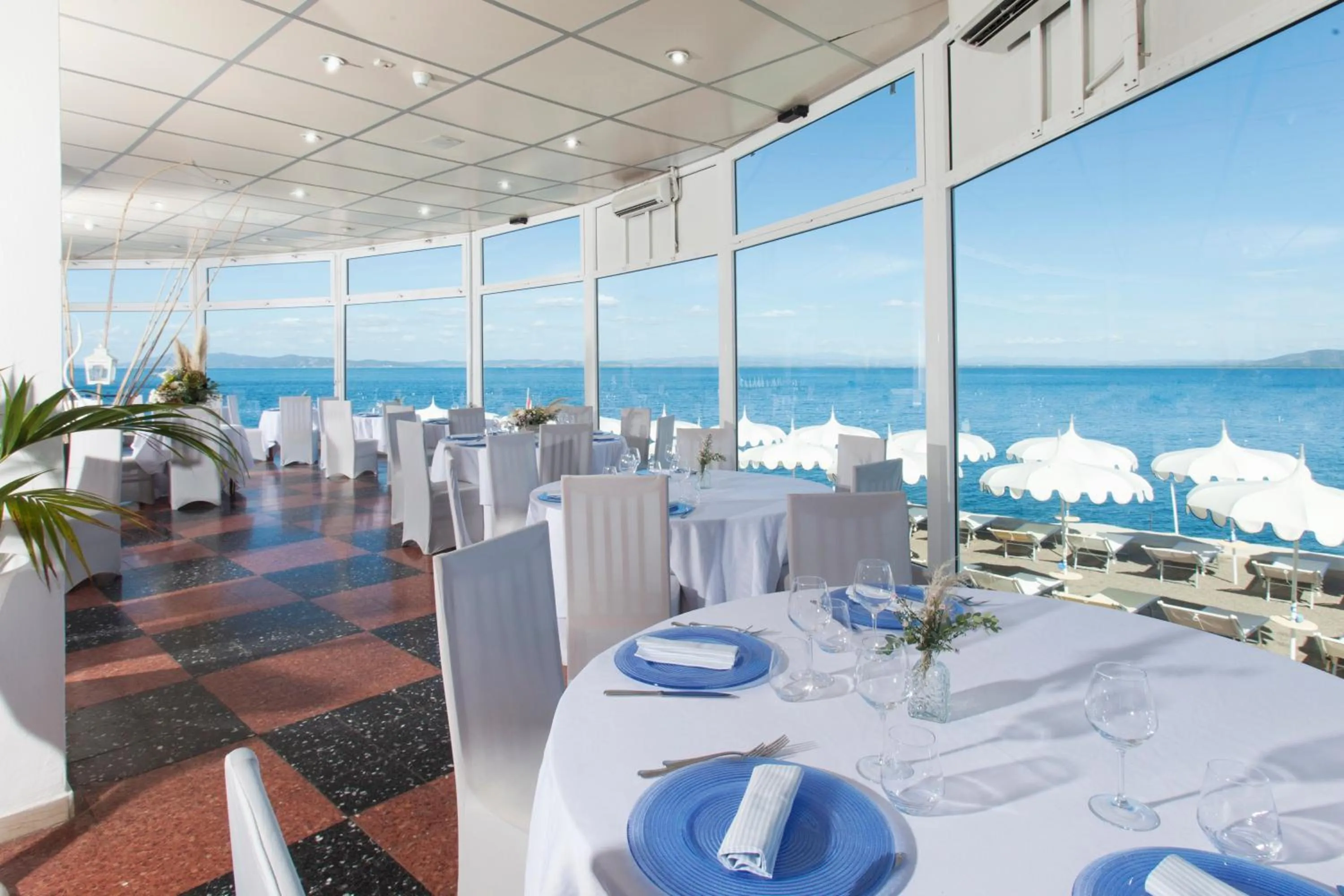 Restaurant/places to eat in Hotel La Caletta