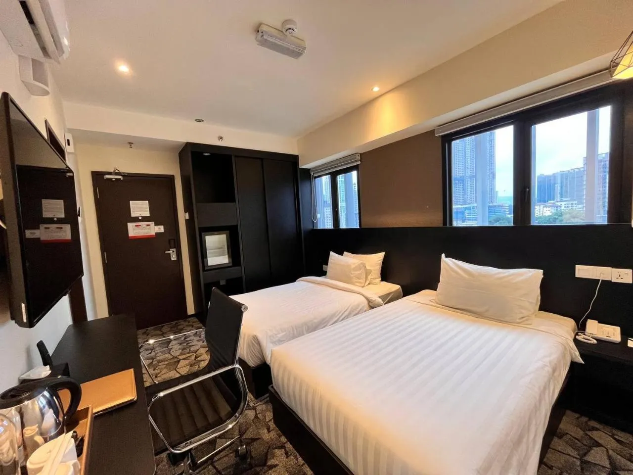 Bathroom, Bed in Hotel Damai Kuala Lumpur