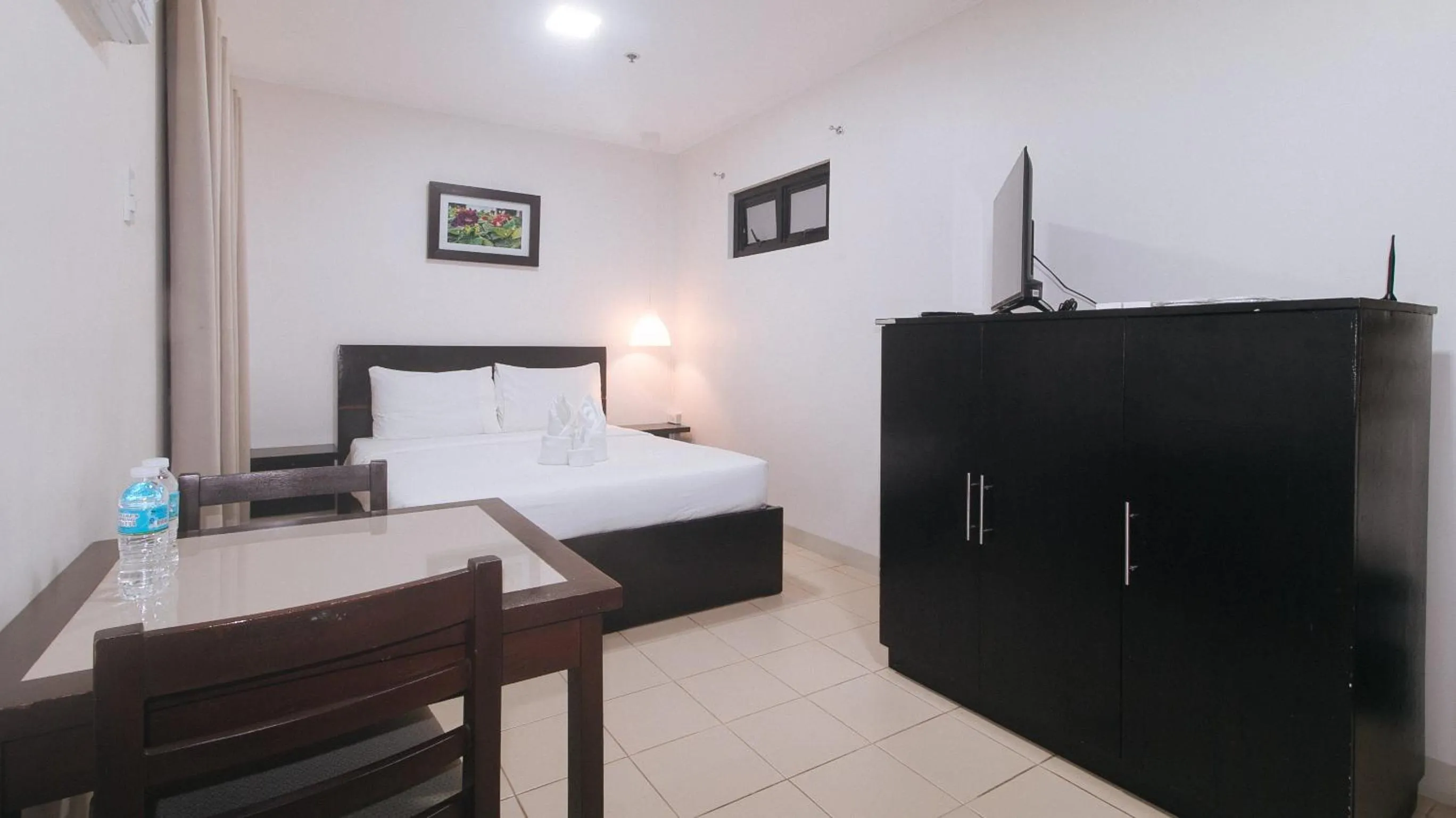 Bed in UrbanView at Evangelista Street Makati